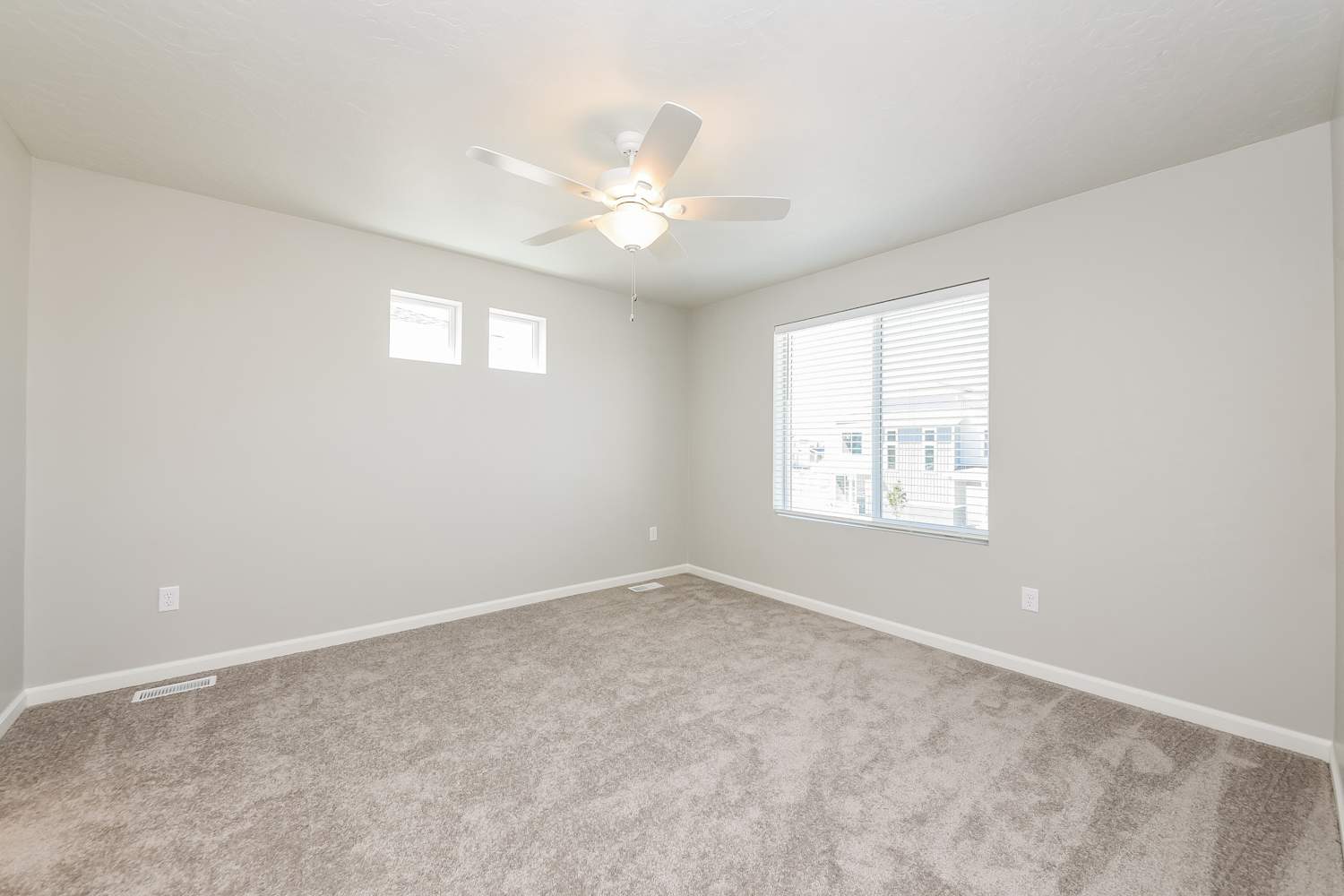 249 E Harker Creek St, Saratoga Springs photo 10