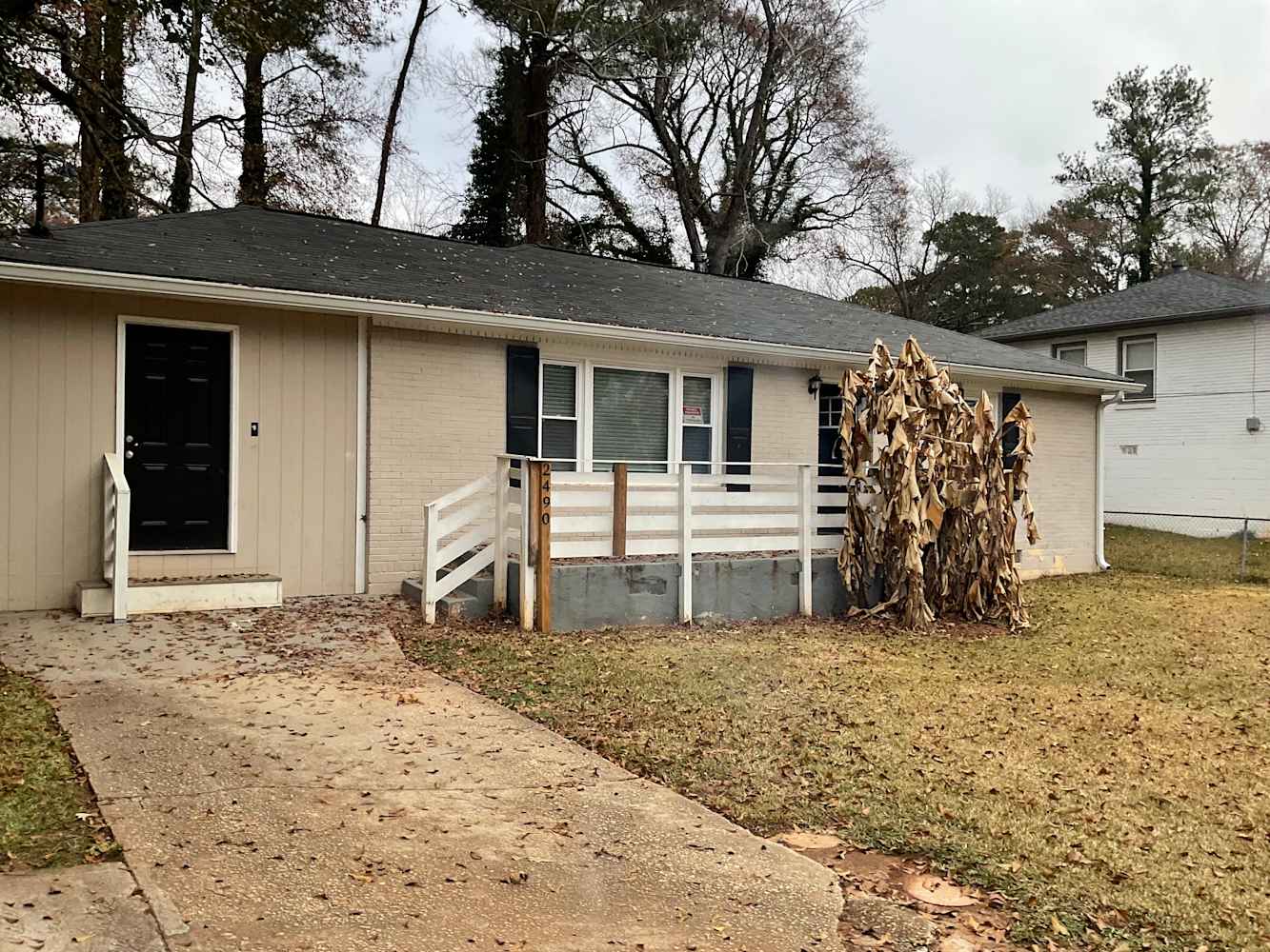 Front of 2490 Habersham Dr, Decatur, GA