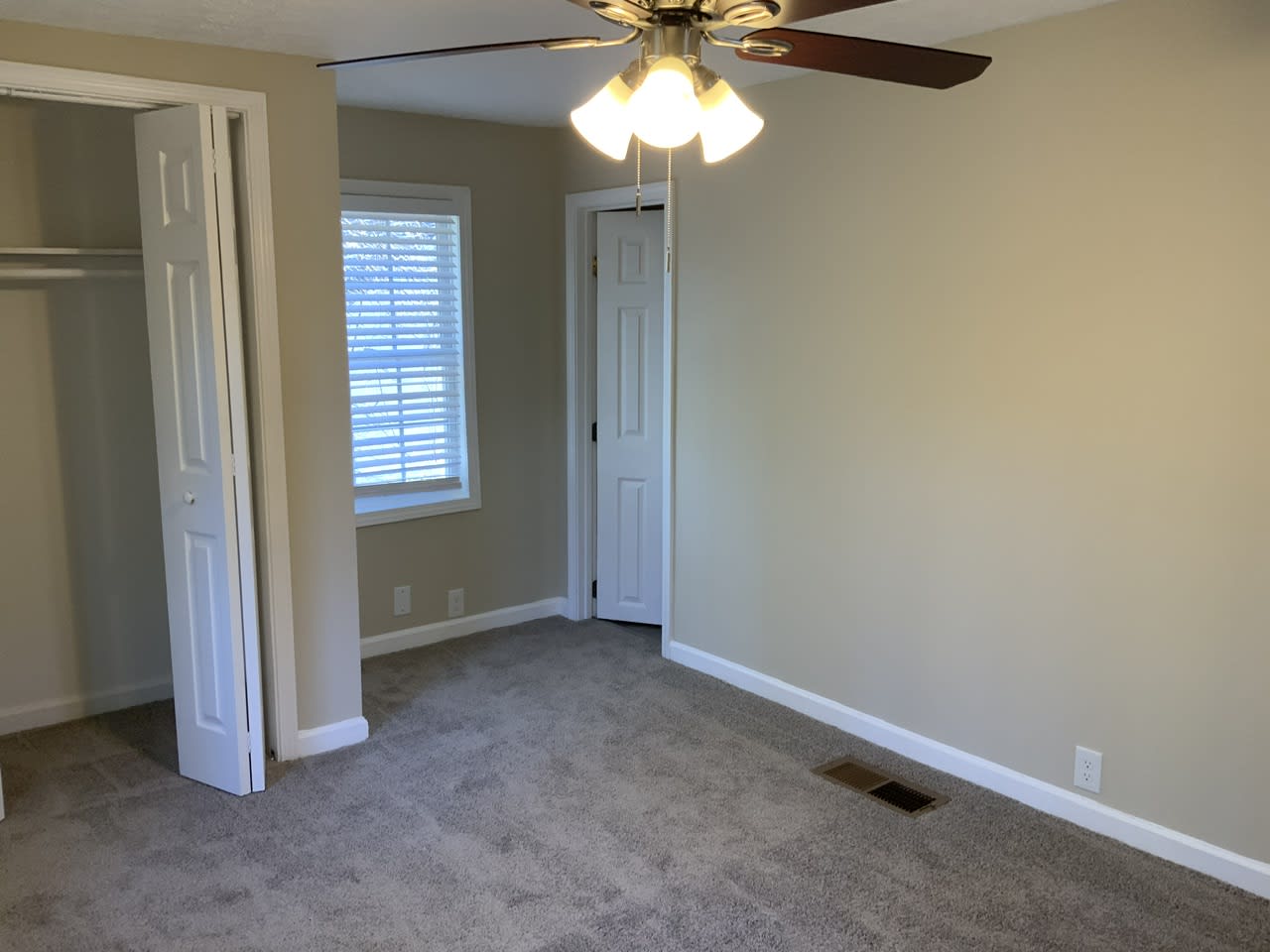 2493 Romain Way, East Point photo 6