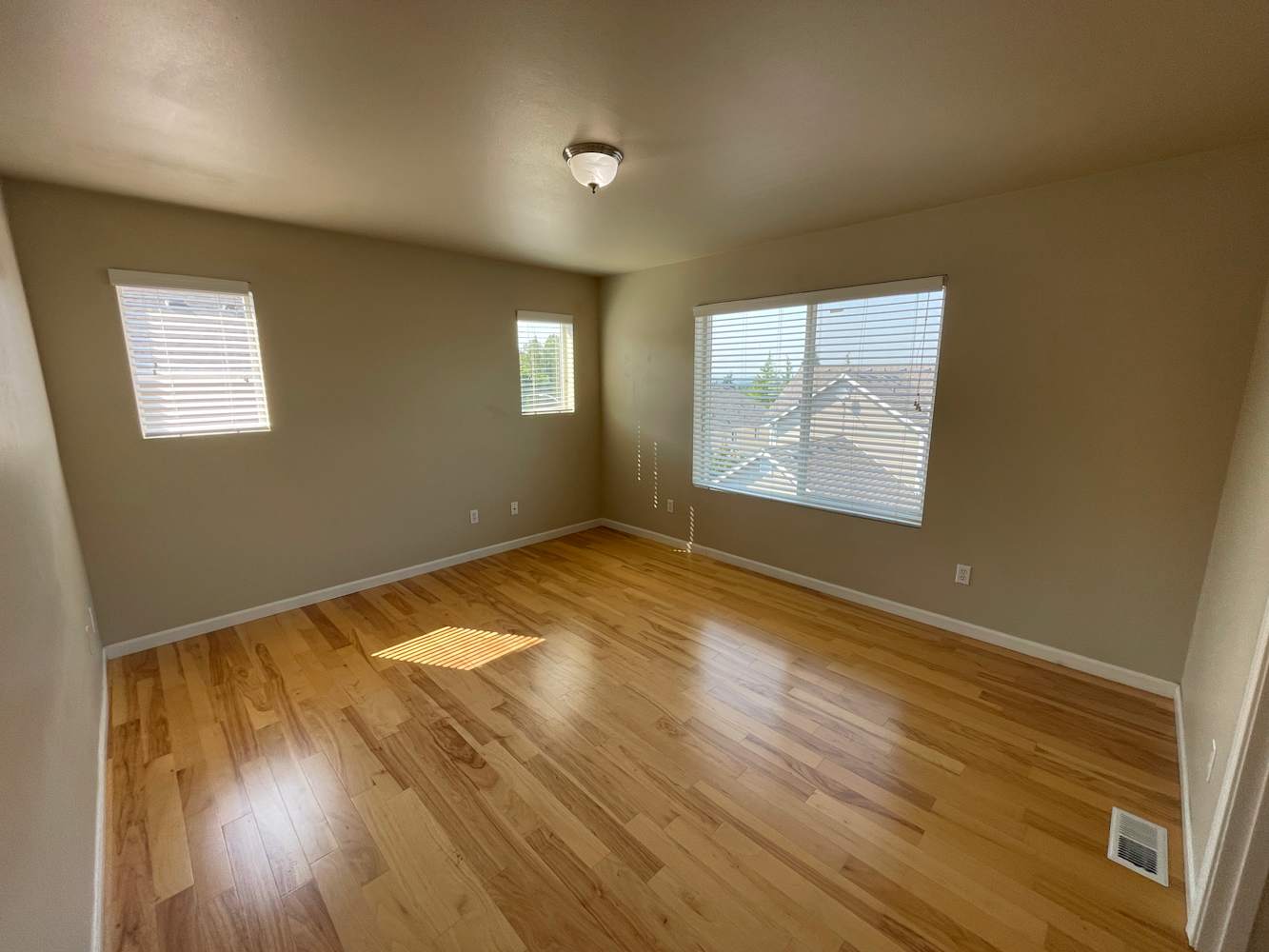 2505 8th St SW, Puyallup photo 27