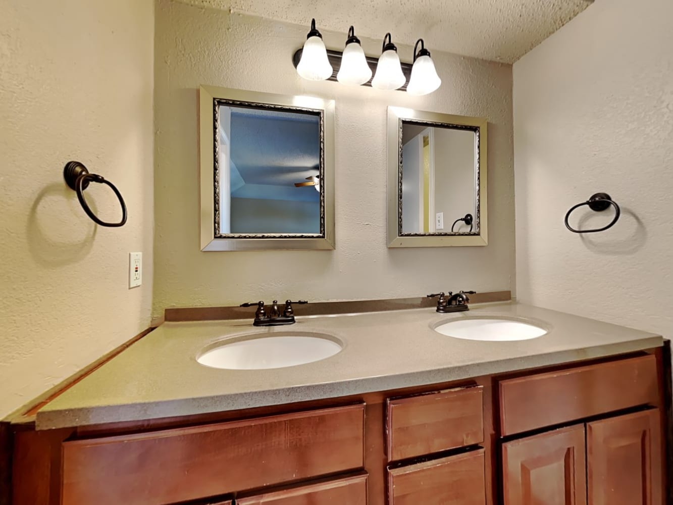 2512 Bayberry Ln, Euless photo 13