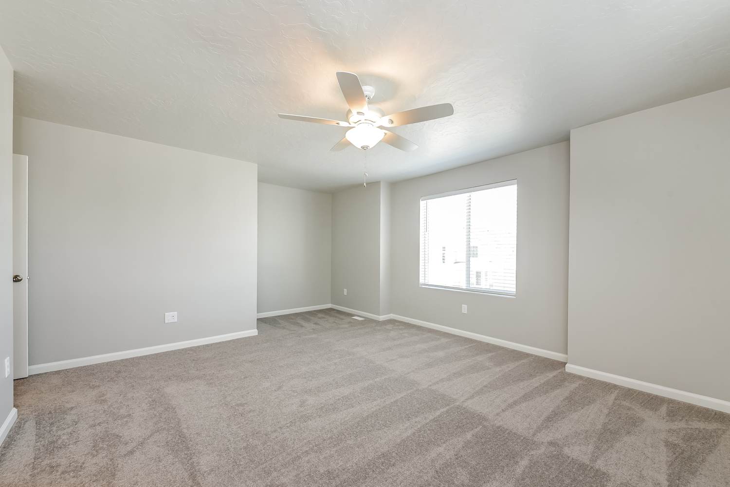 253 E Harker Creek St, Saratoga Springs photo 9