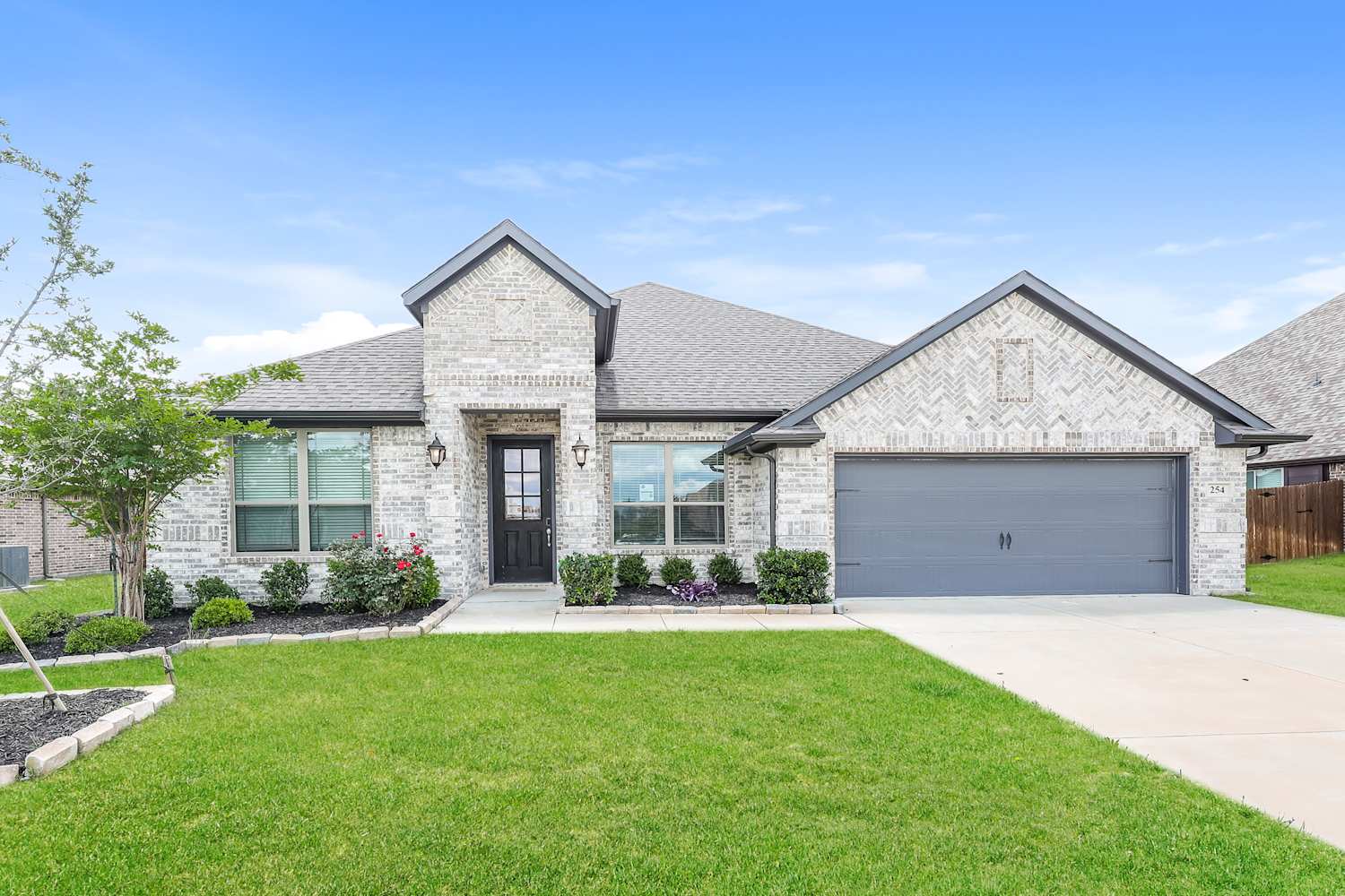 254 Hedgewood Drive, Waxahachie photo 1