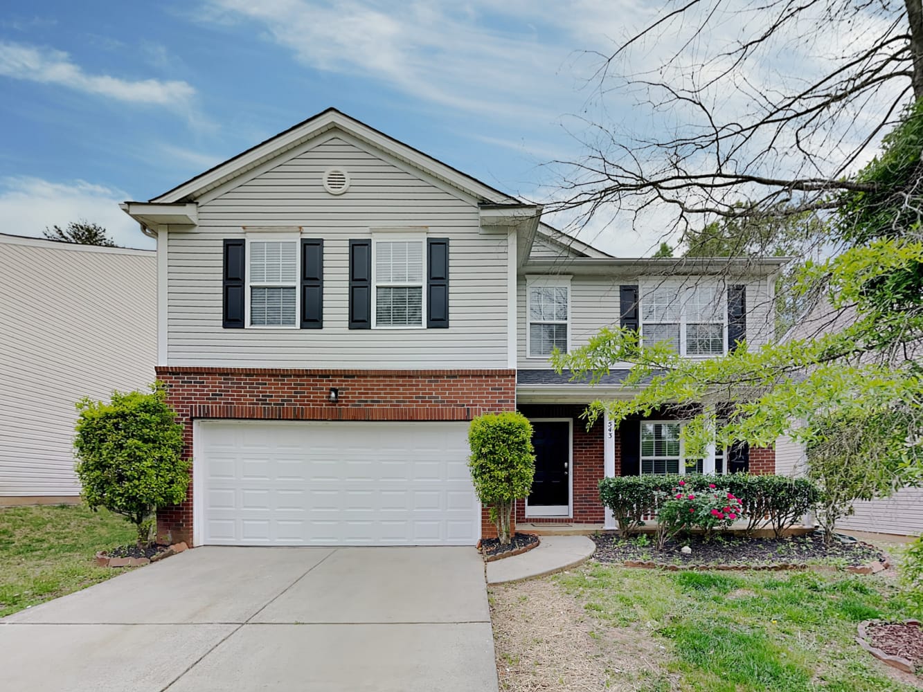 2543 Buckleigh Dr, Charlotte photo 1