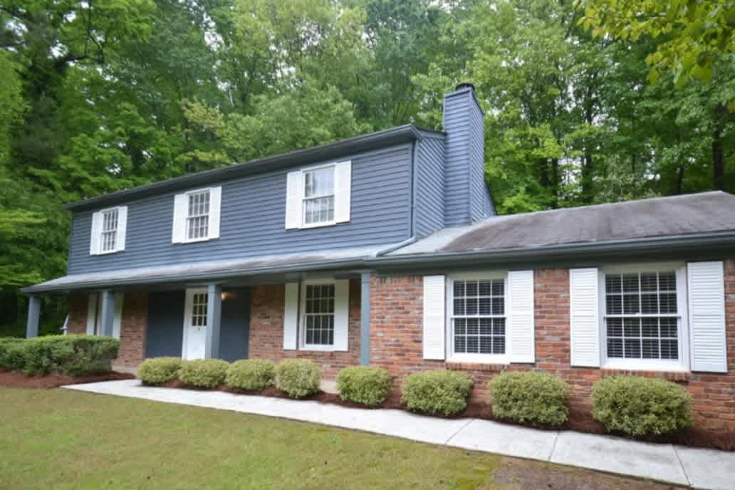 Front of 257 Lamplighter Ln SE, Marietta, GA