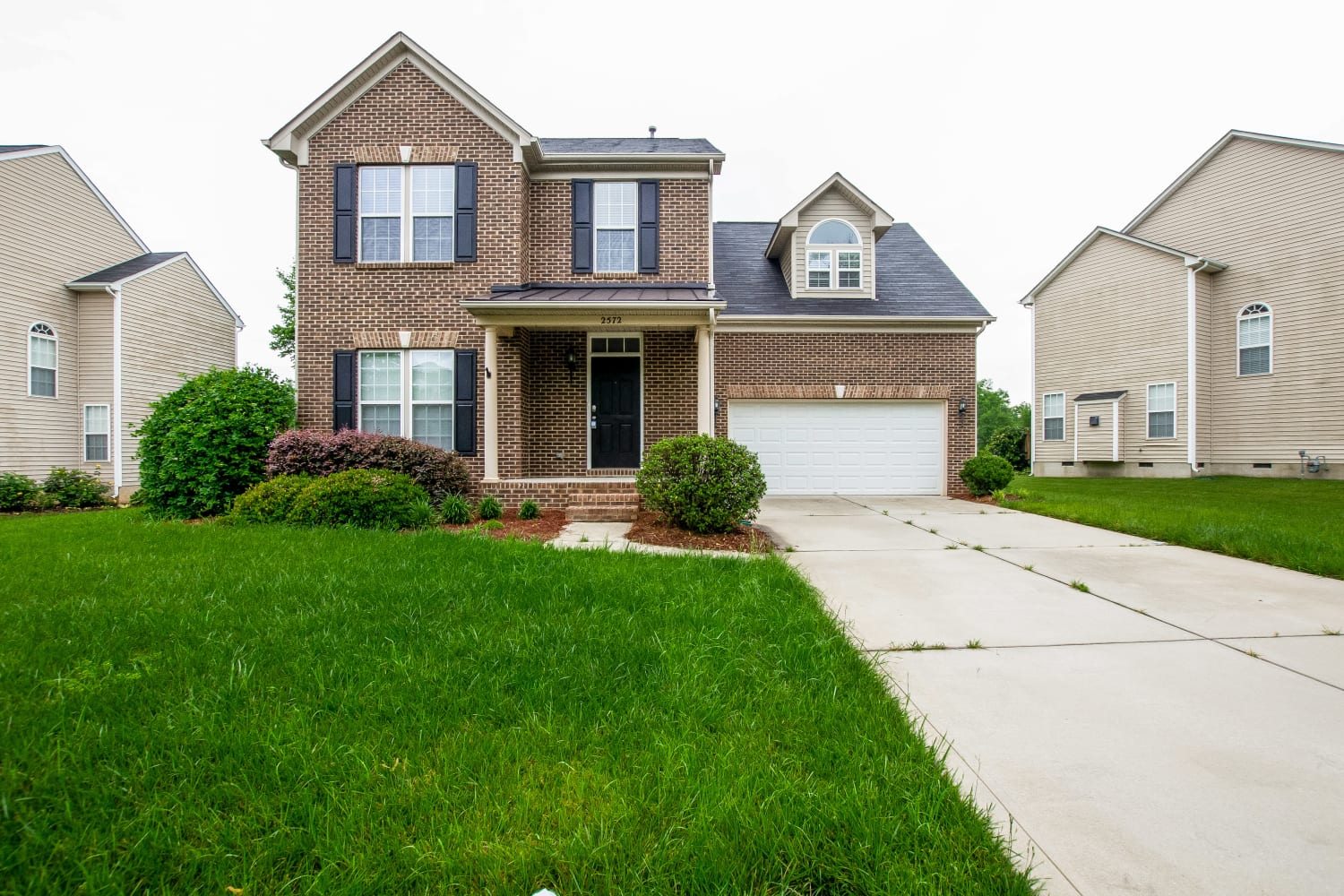 Front of 2572 Holly Oak Ln, Gastonia, NC