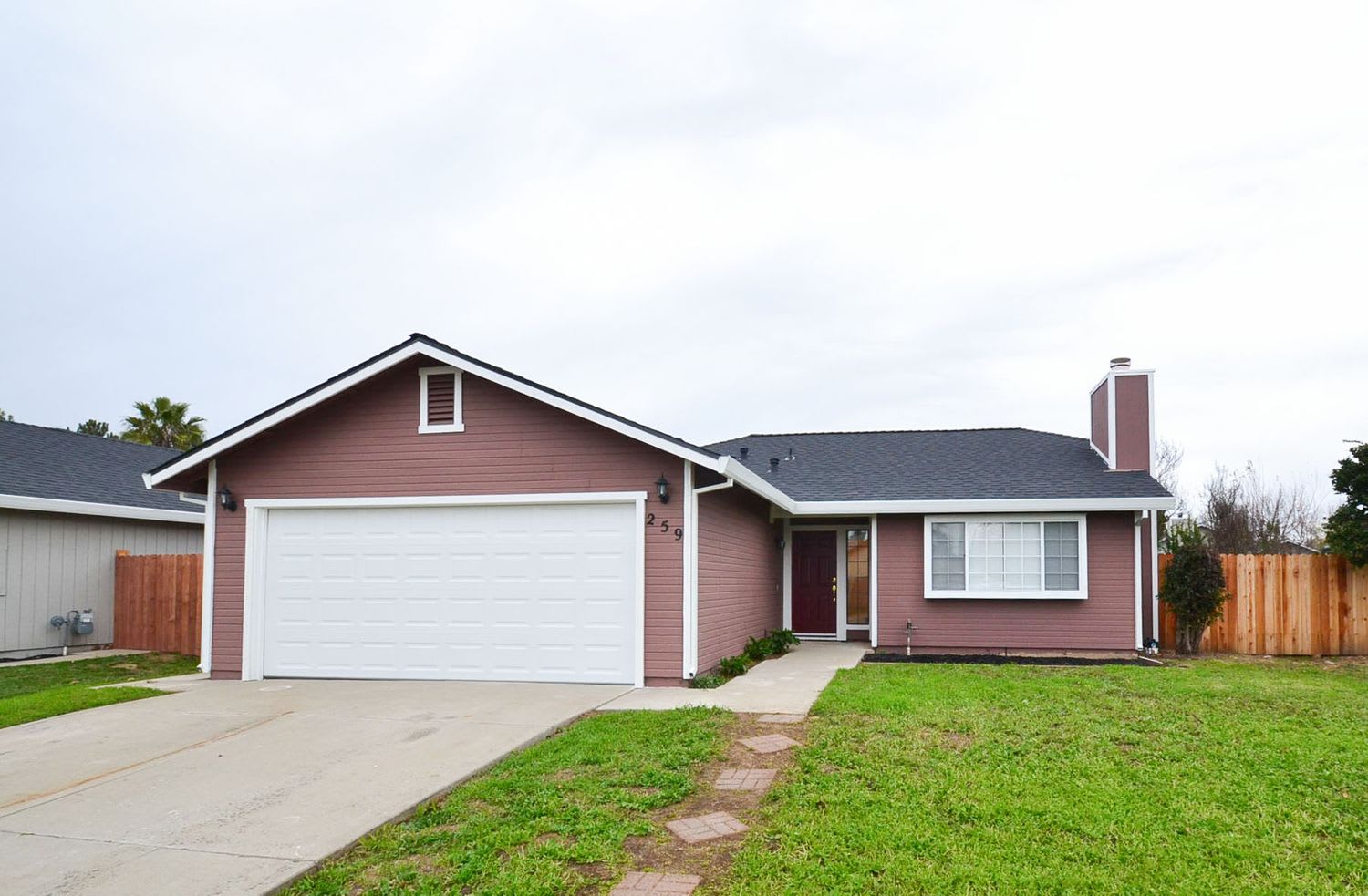 Front of 259 W E St, Galt, CA