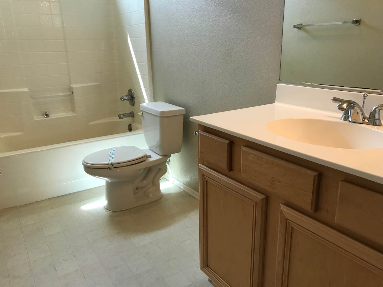 25957 Avenida Espaldar, Moreno Valley photo 12