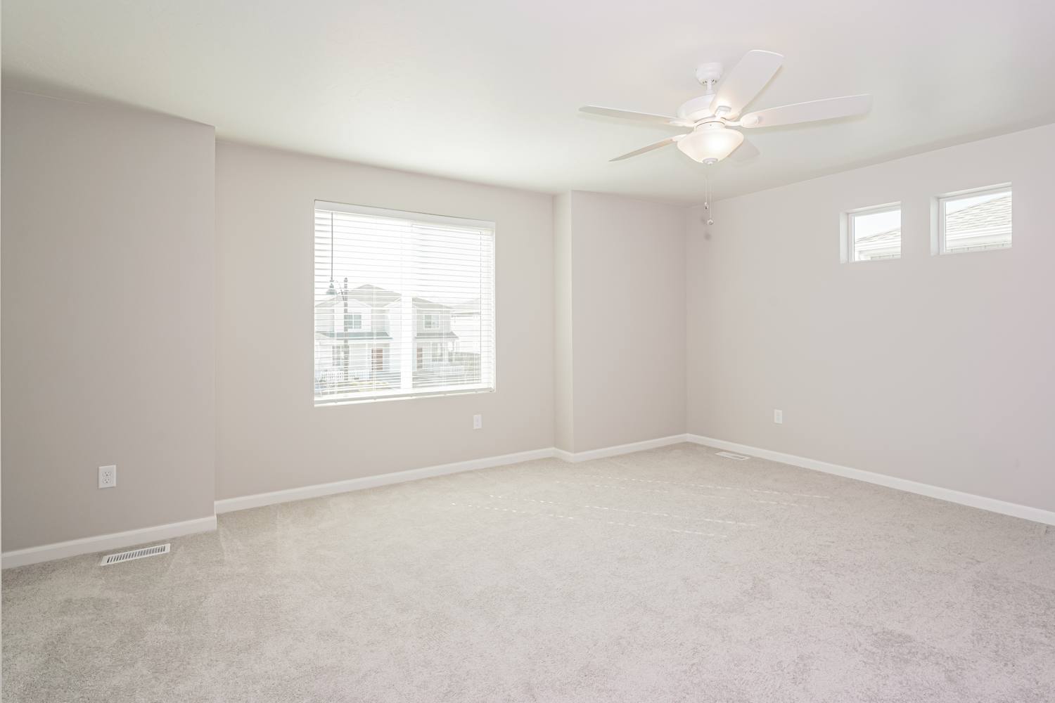 26 N Riverside Dr, Saratoga Springs photo 8