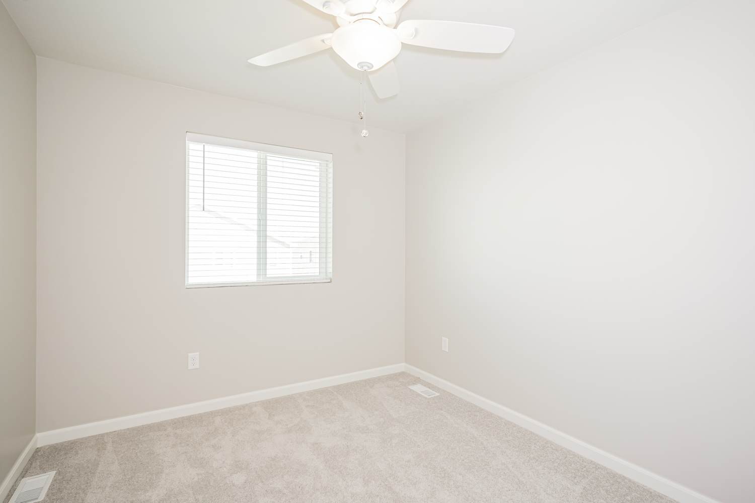 26 N Riverside Dr, Saratoga Springs photo 10