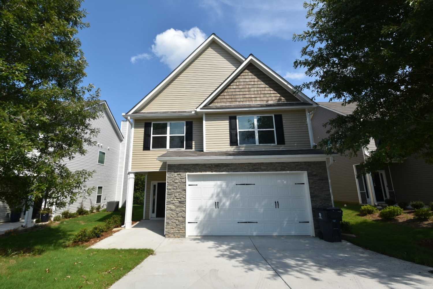 Front of 26 Oakbrook Dr SW, Cartersville, GA