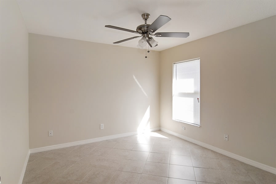 261 NE Granduer Ave, Port Saint Lucie photo 11