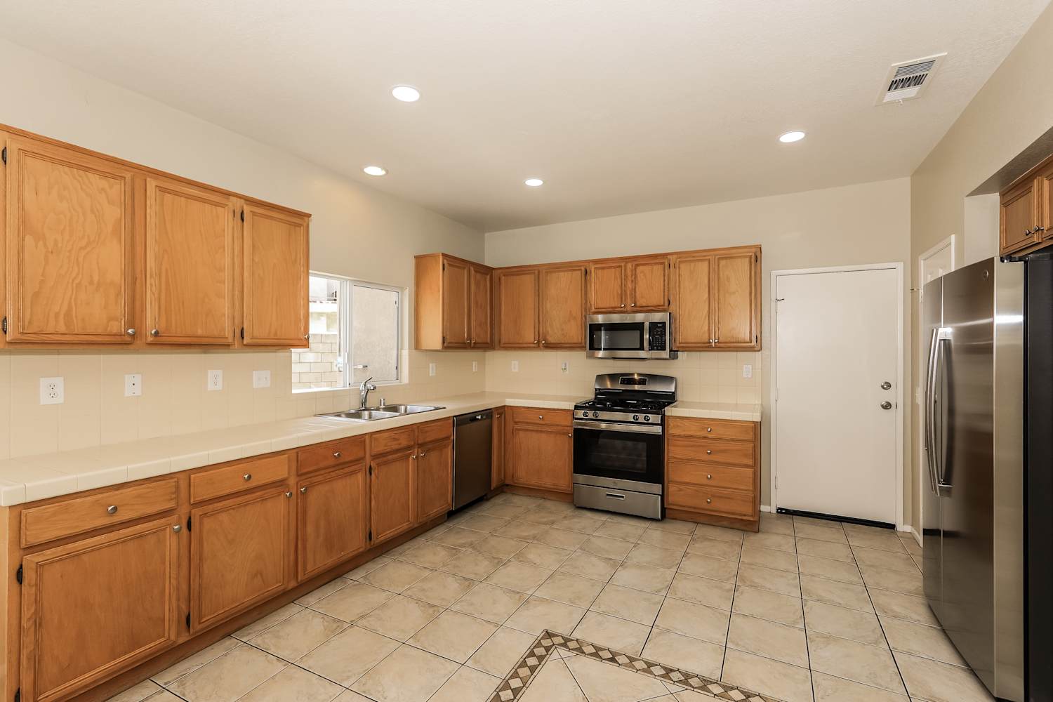 26186 Lawrence Union Dr, Murrieta photo 9