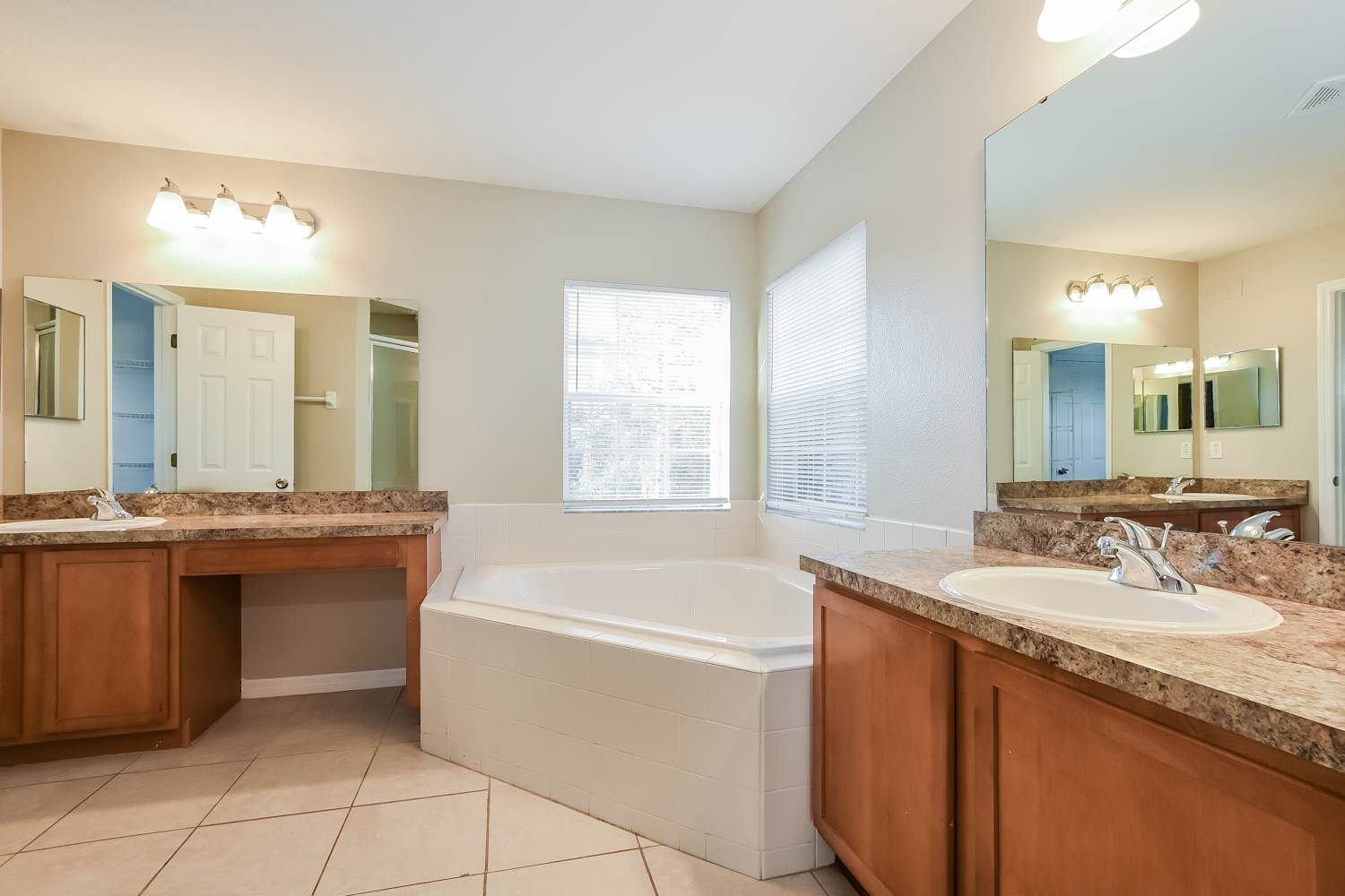 2621 Fair Oaks Dr, Deltona photo 8