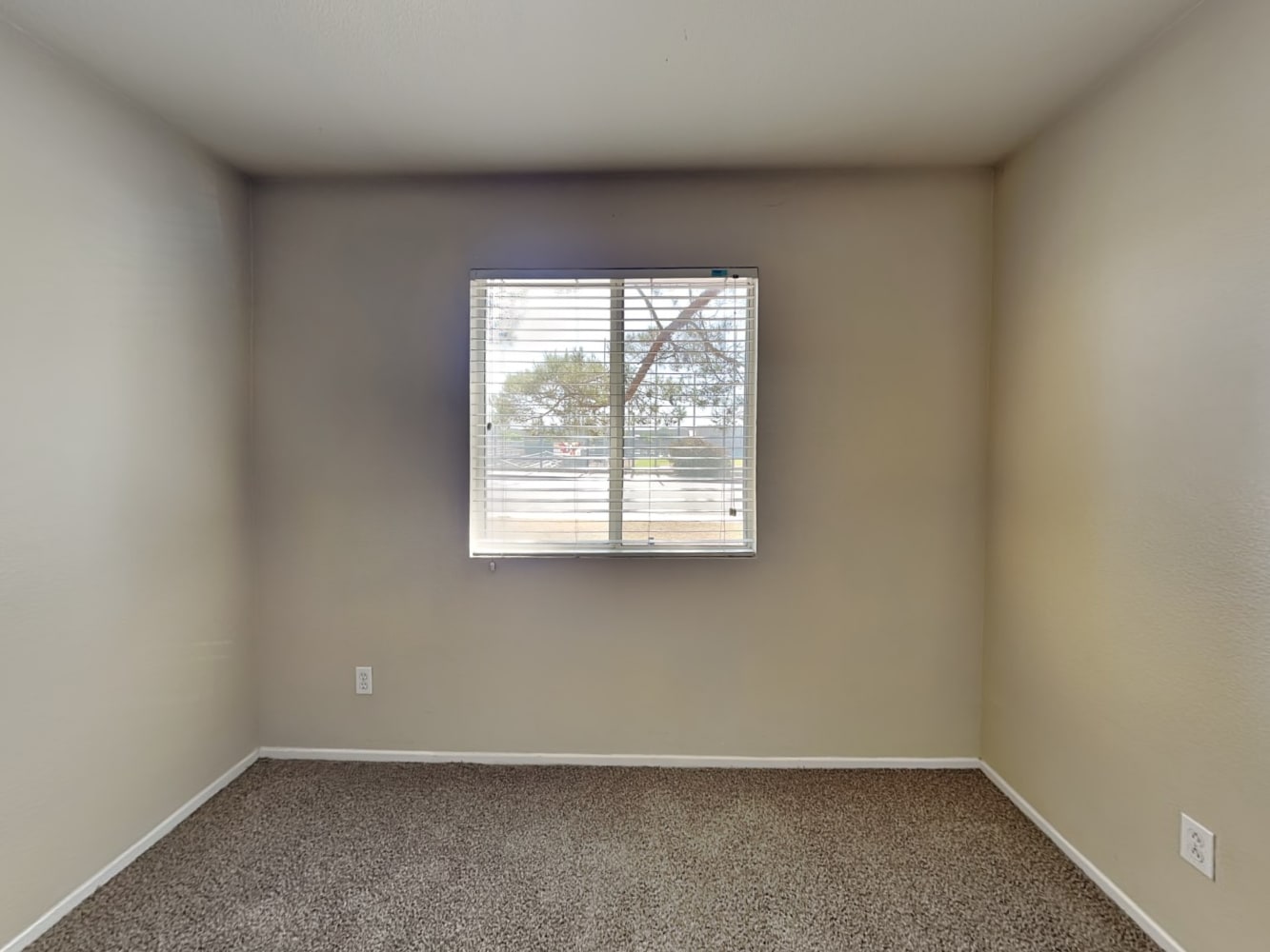 2628 N Maple Ave, Rialto photo 10