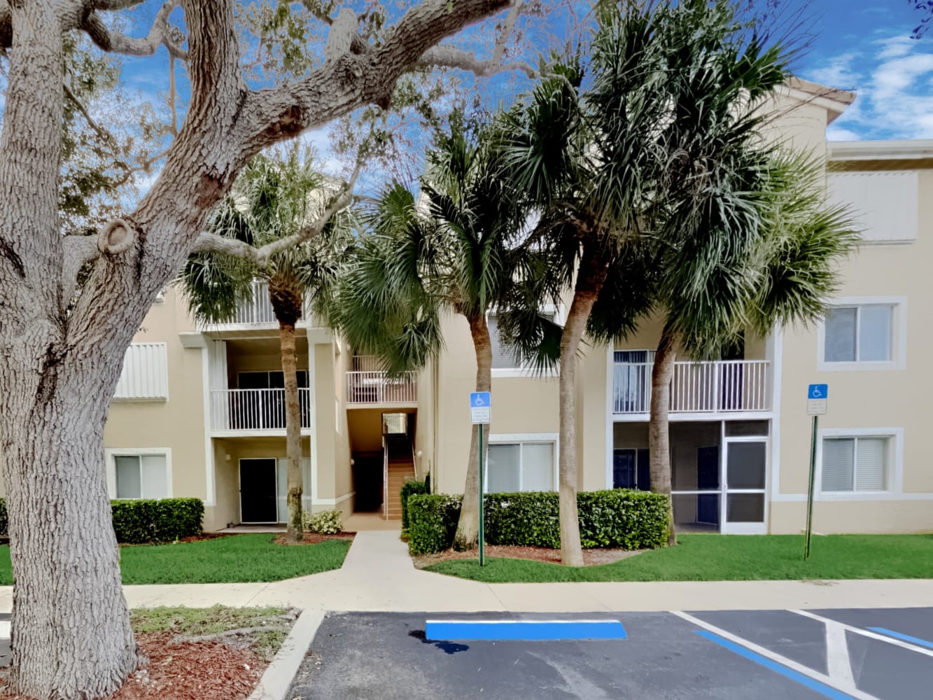 A house we rent in Tequesta, FL
