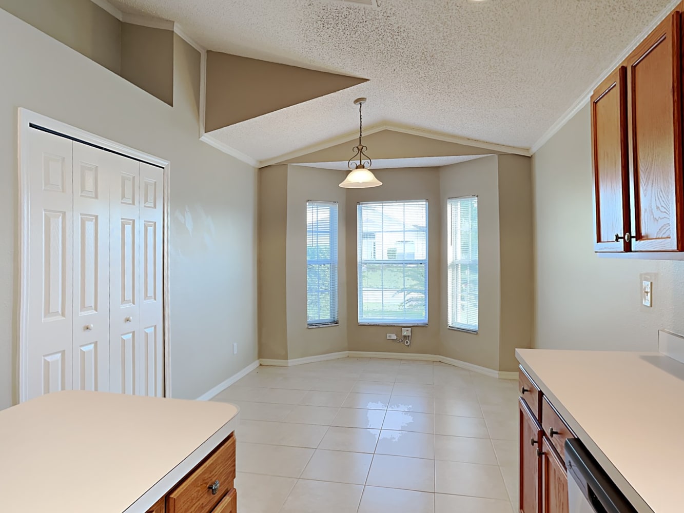 269 Delancey Dr, Davenport photo 7