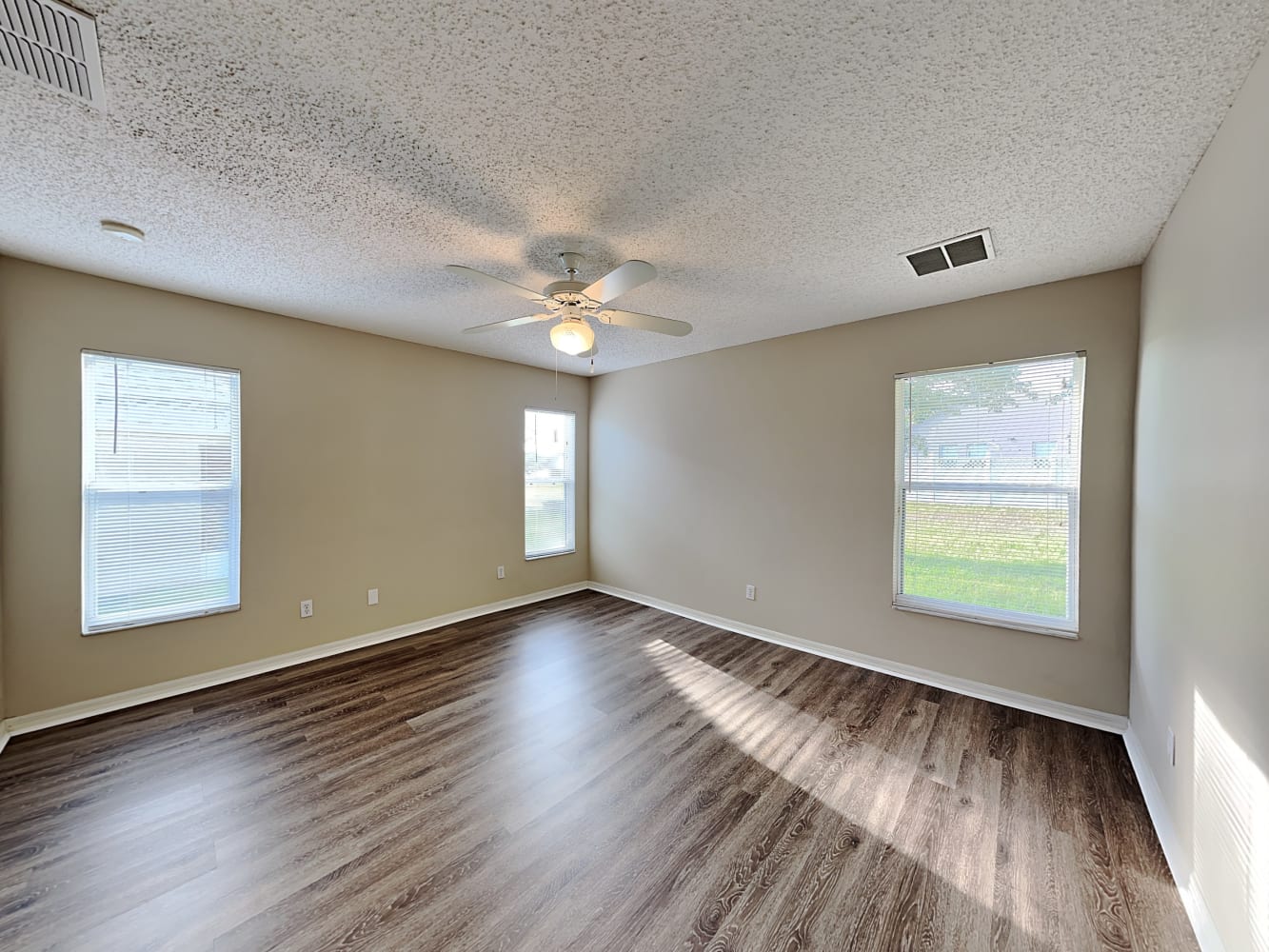 269 Delancey Dr, Davenport photo 8