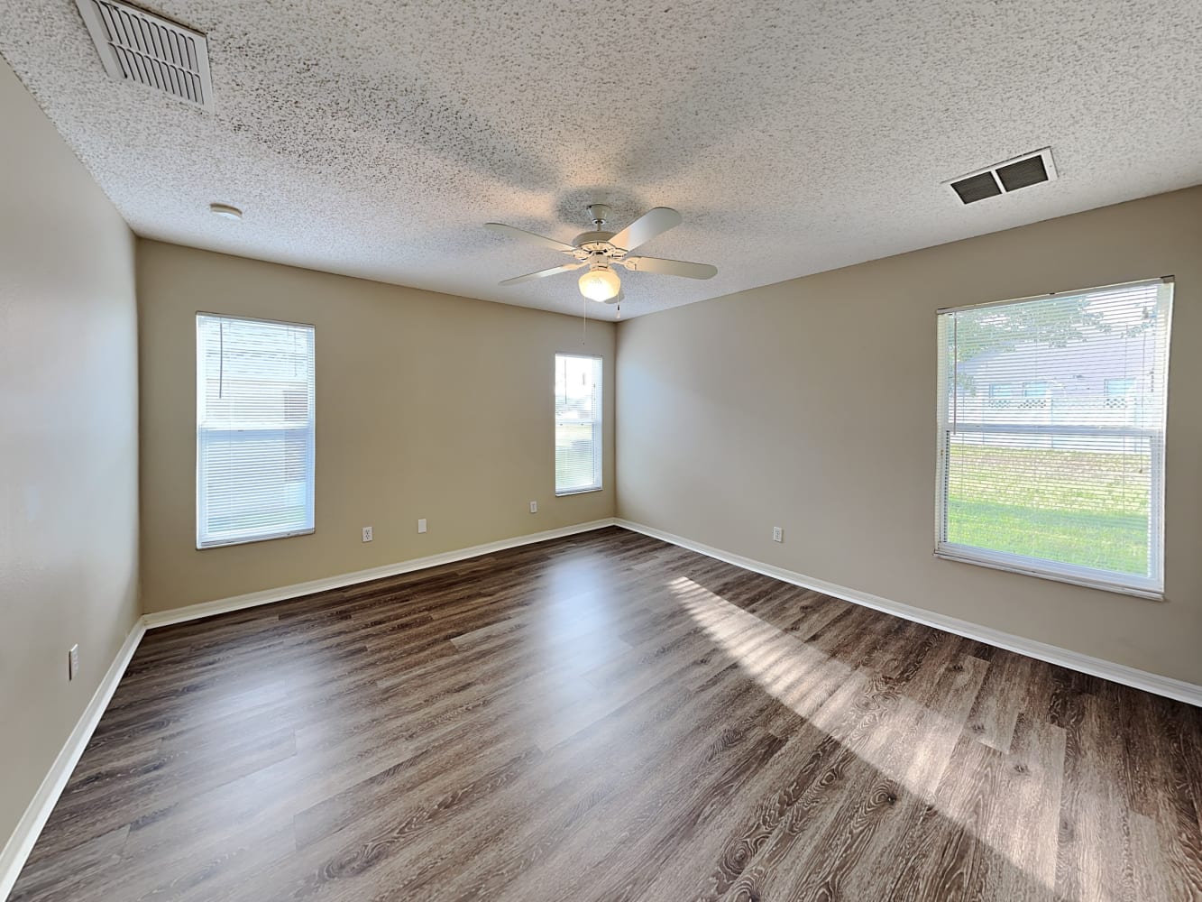 269 Delancey Dr, Davenport photo 9