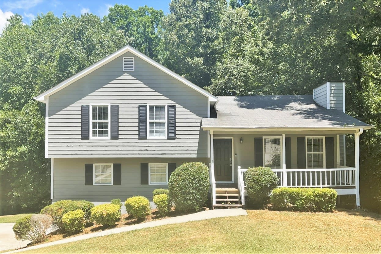Front of 270 Halehaven Dr, Douglasville, GA