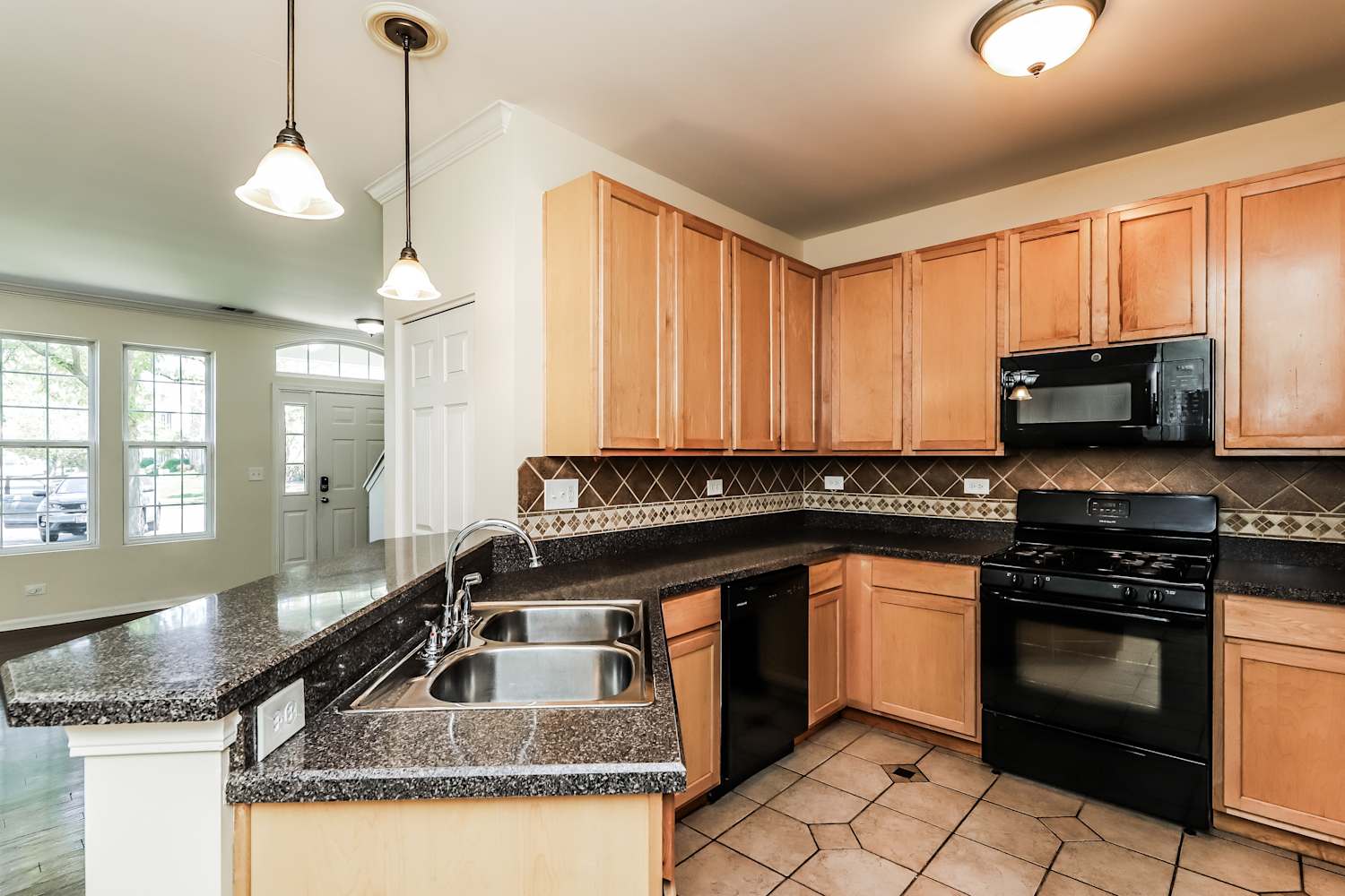 271 Springbrook Trl S, Oswego photo 6