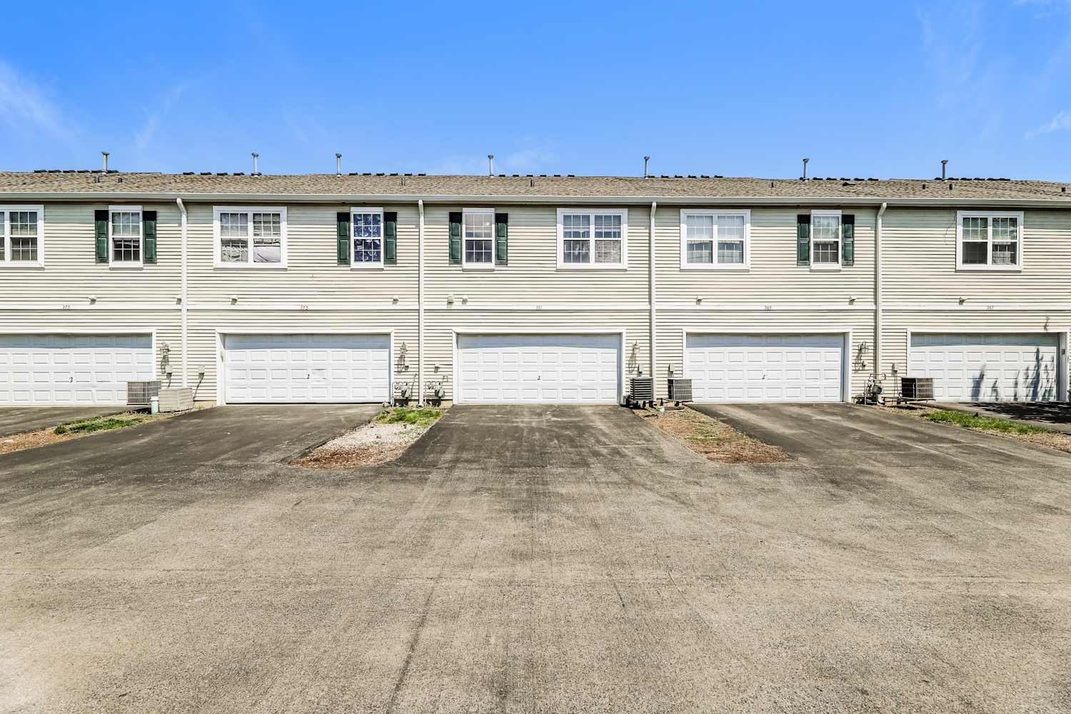 271 Springbrook Trl S, Oswego photo 16