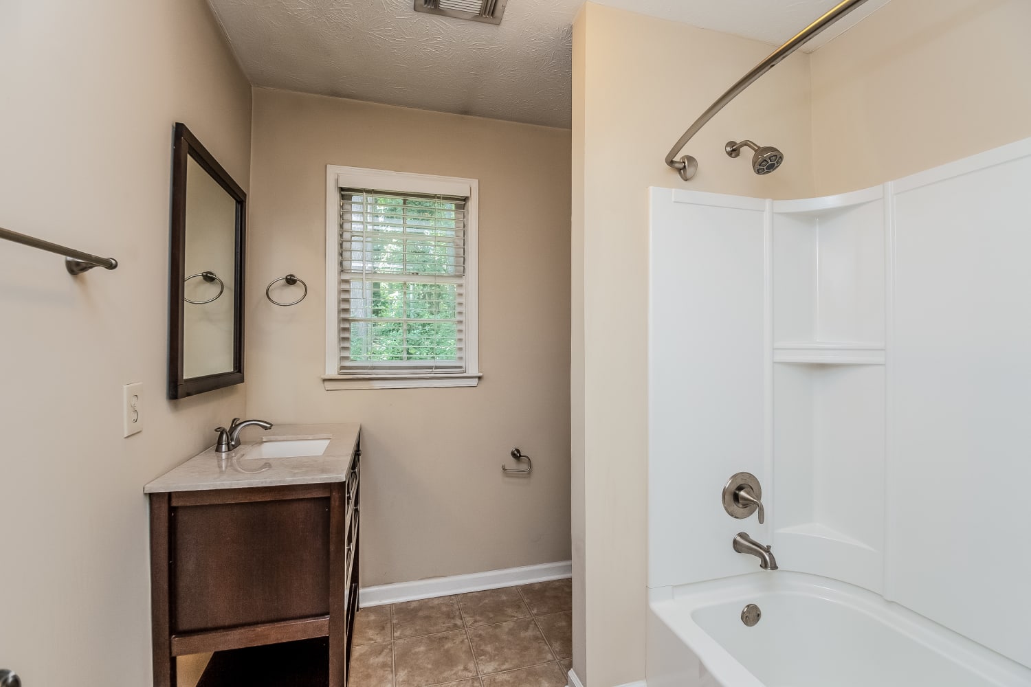 2710 Old Ivy Ct, Buford photo 13