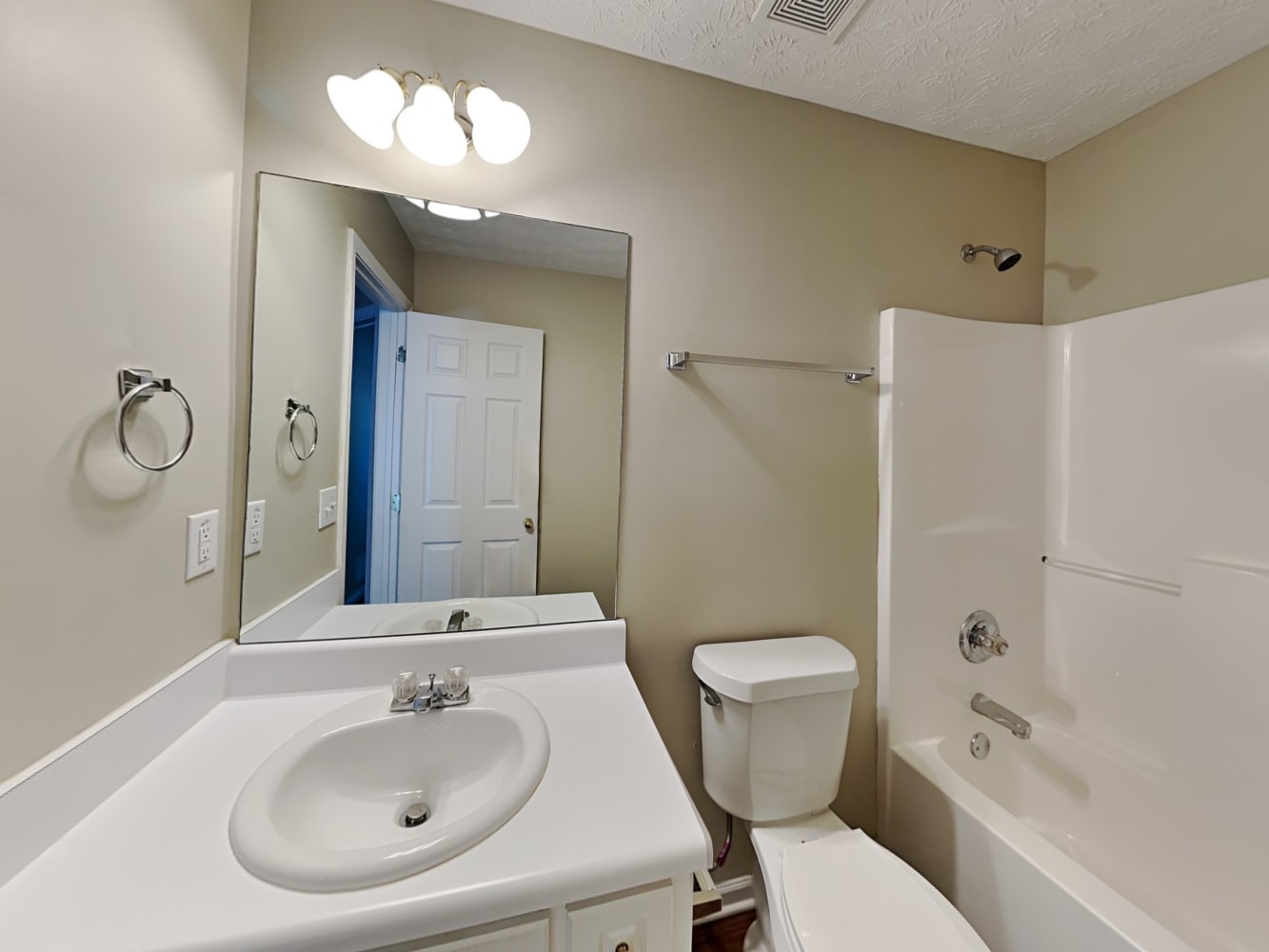 273 Rockingham Dr, Loganville photo 14