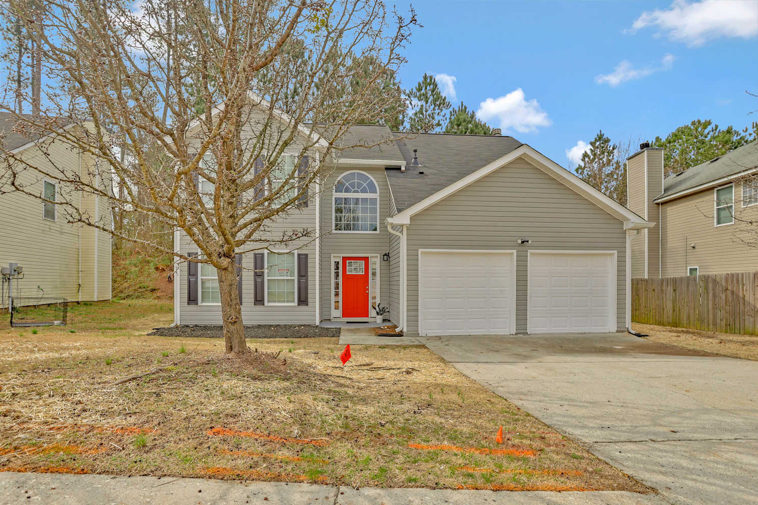 Front of 2736 Live Oak Trl, College Park, GA
