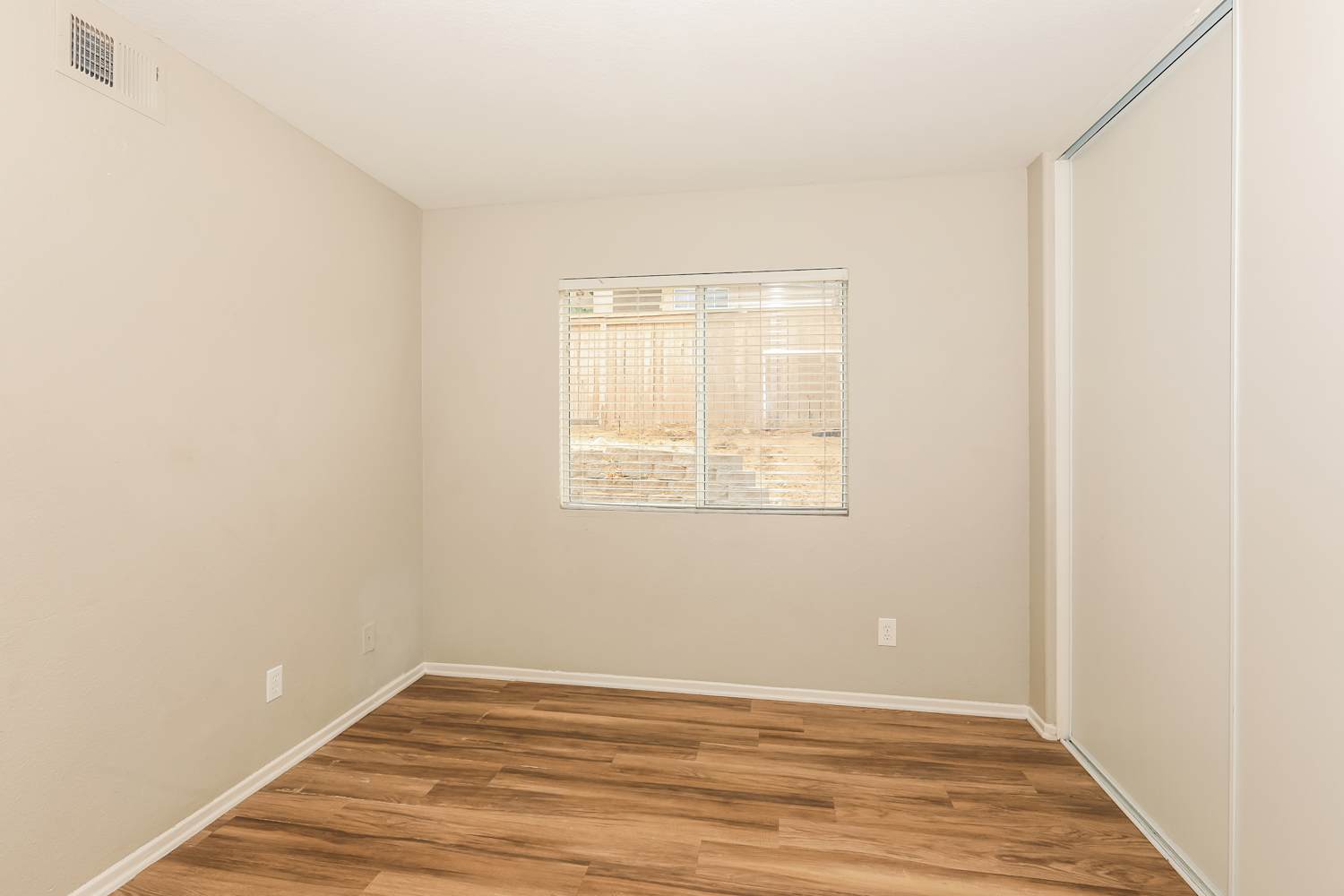 27451 Echo Canyon Ct, Corona photo 13
