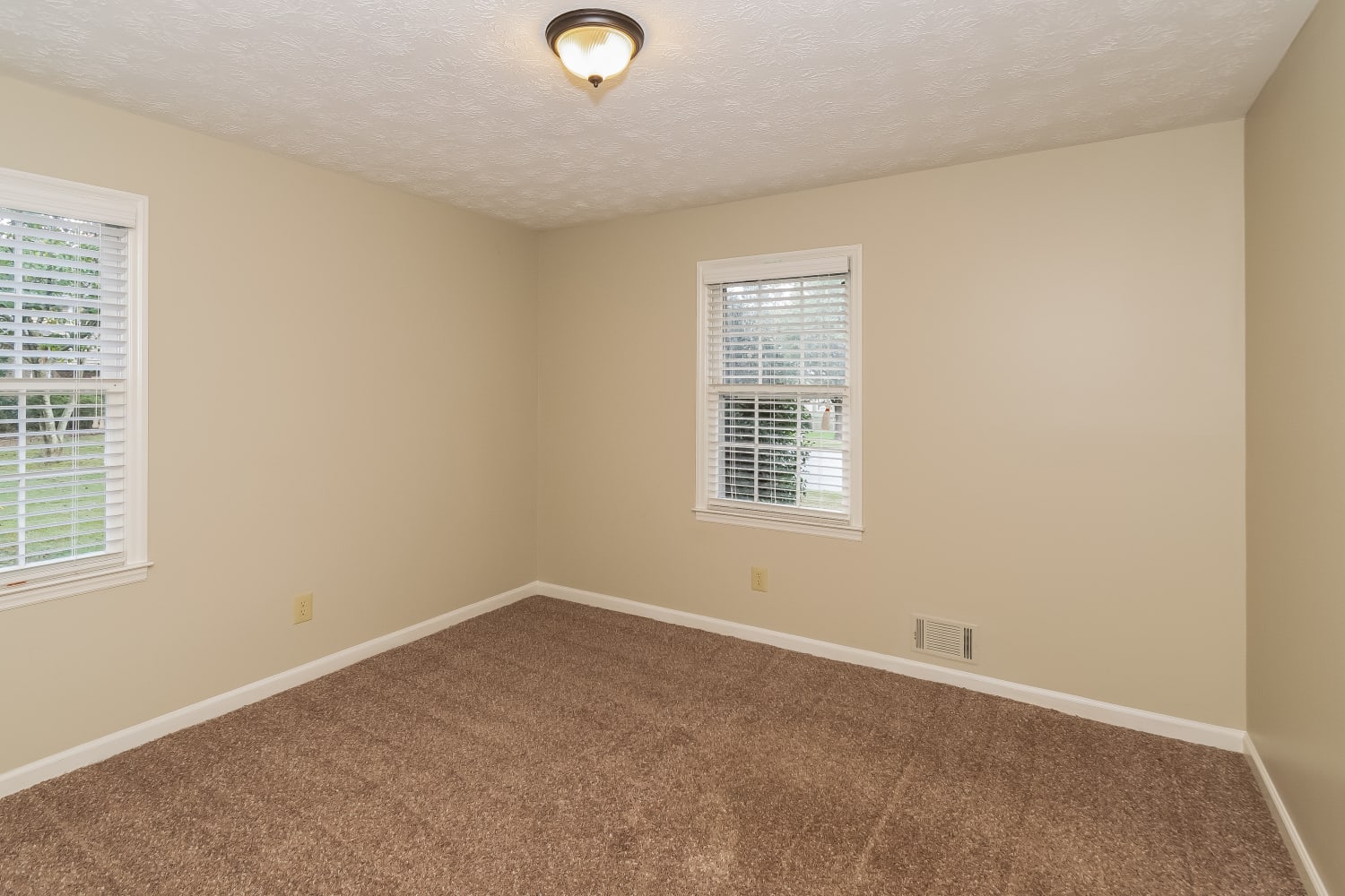 2764 Michelle Cir, Dacula photo 12
