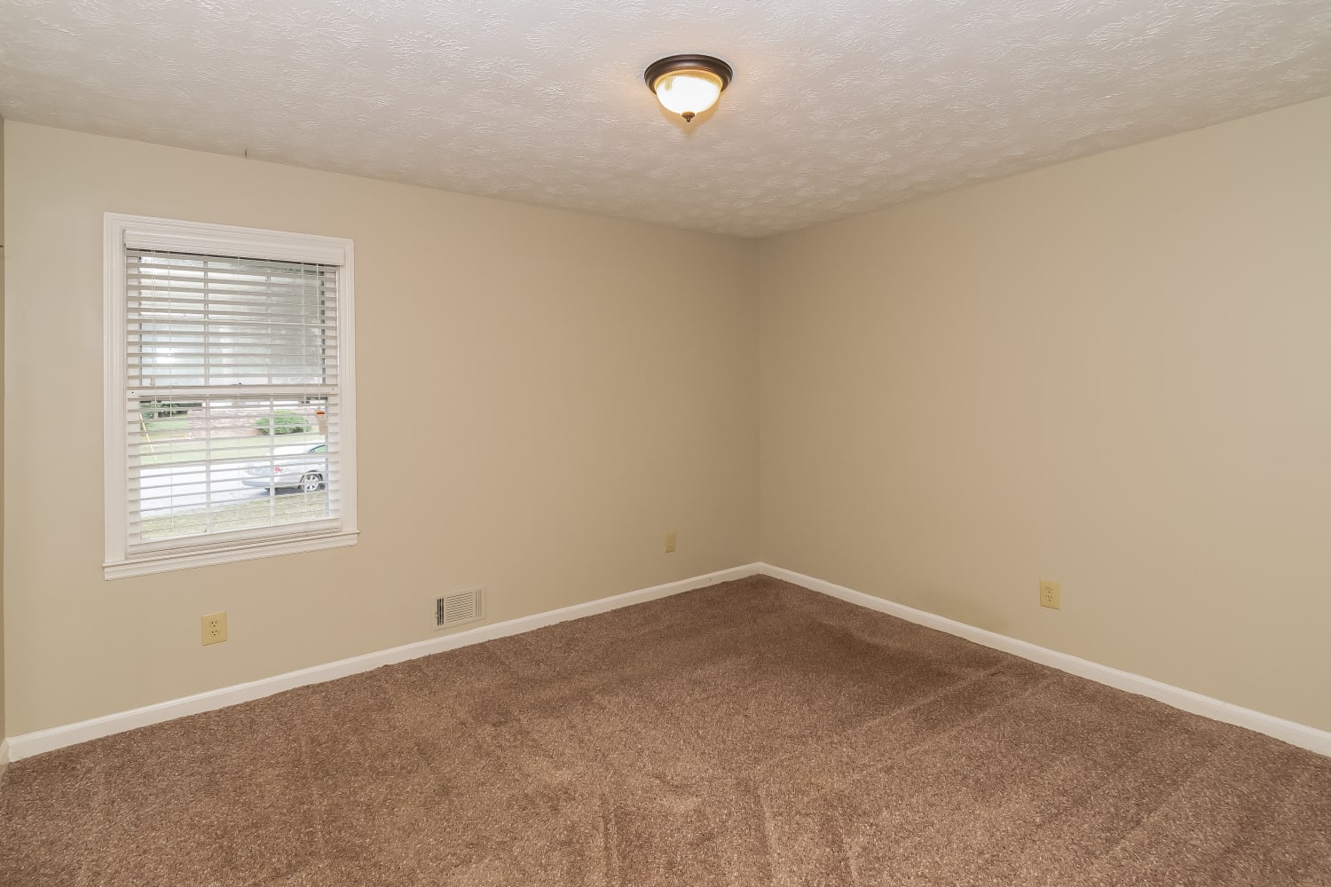 2764 Michelle Cir, Dacula photo 10