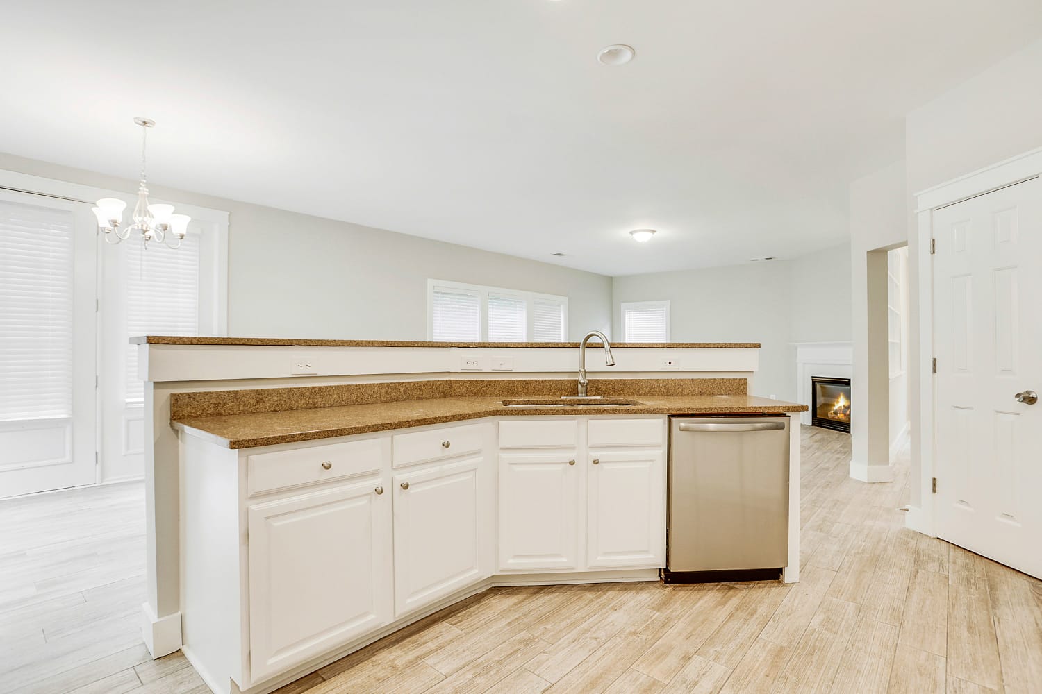 2771 Groovers Lake Pt, Lithia Springs photo 6