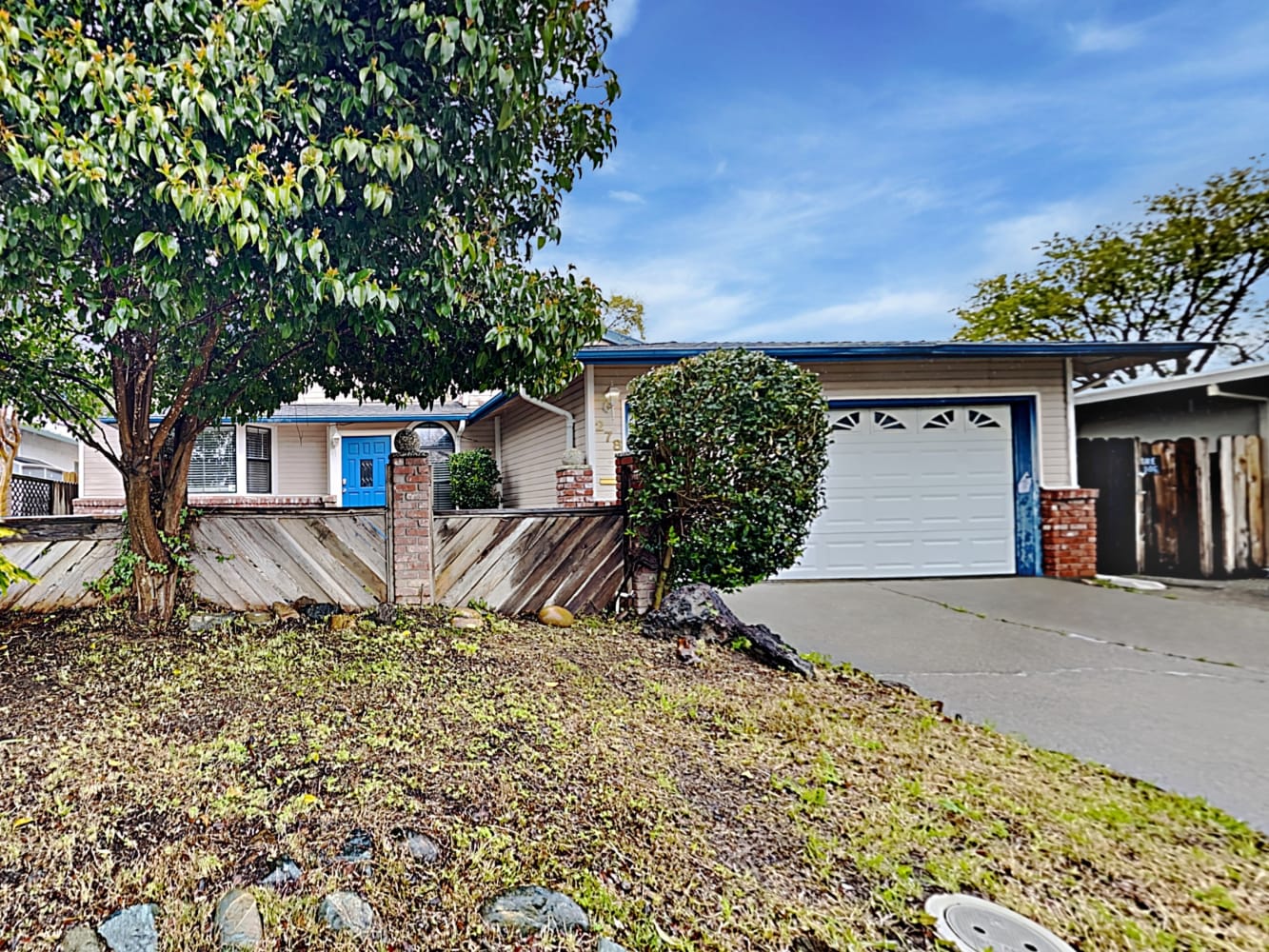 Front of 278 Hemlock St, Vacaville, CA