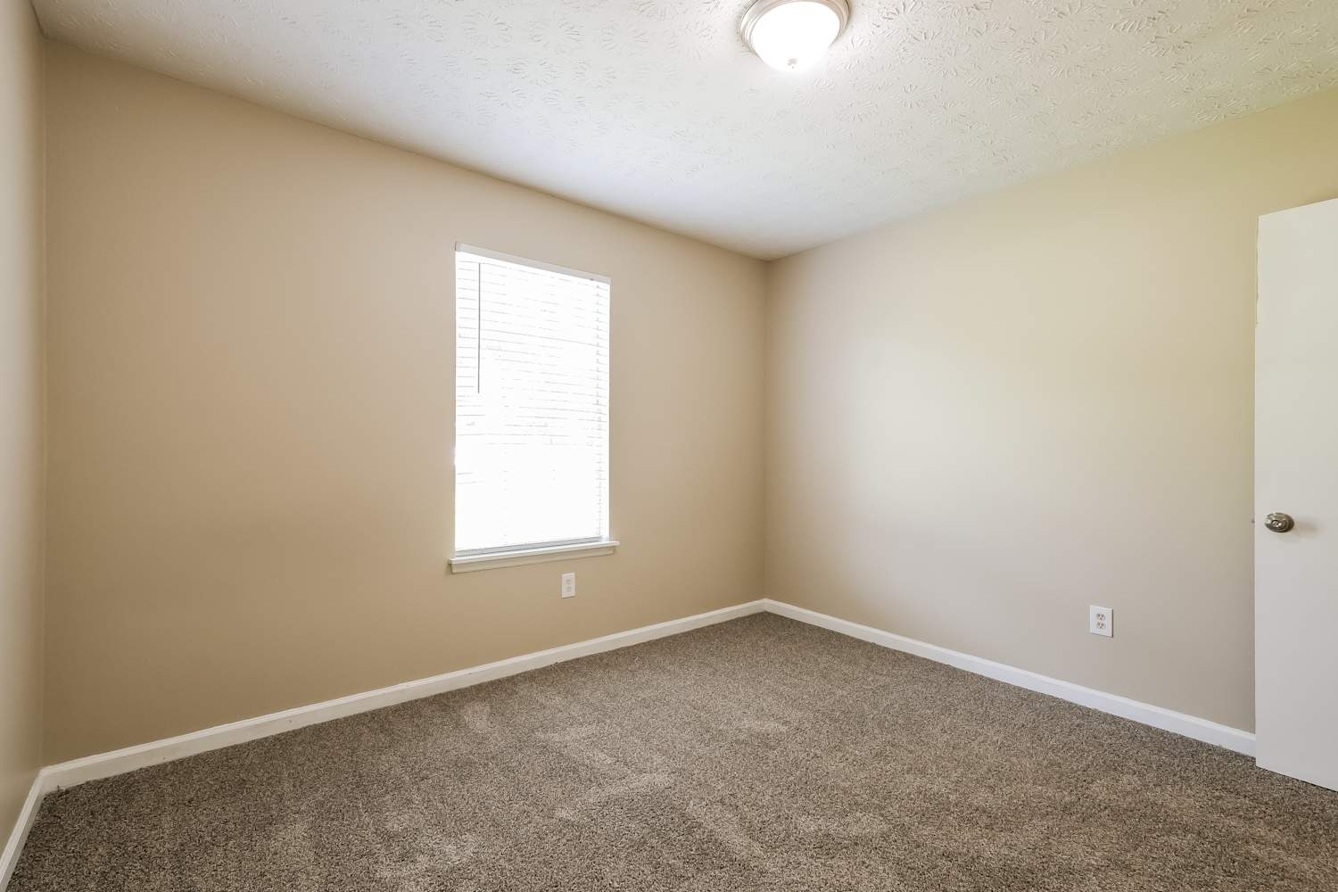 2805 Wildflower Ln, Snellville photo 13