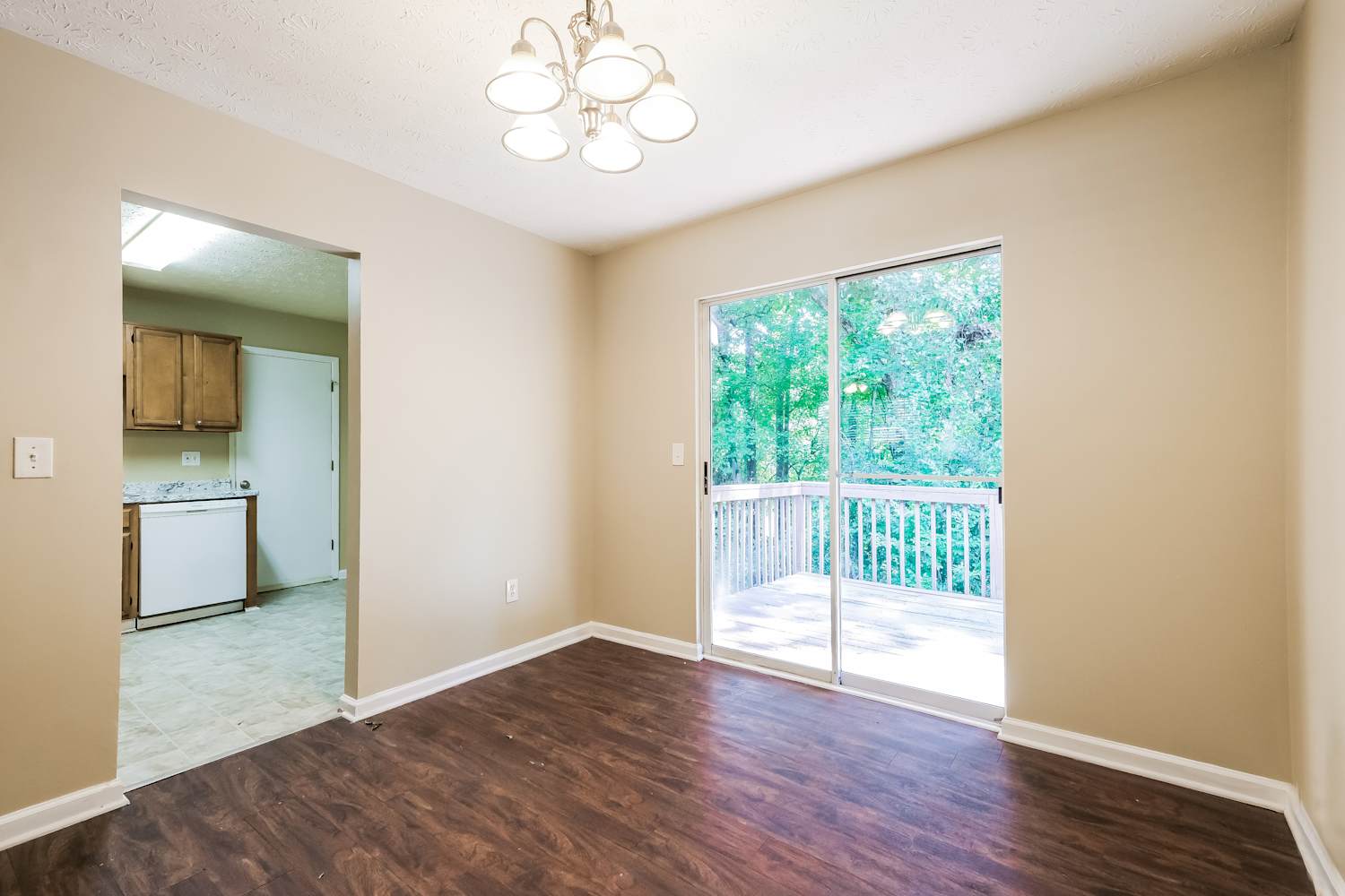 2805 Wildflower Ln, Snellville photo 6