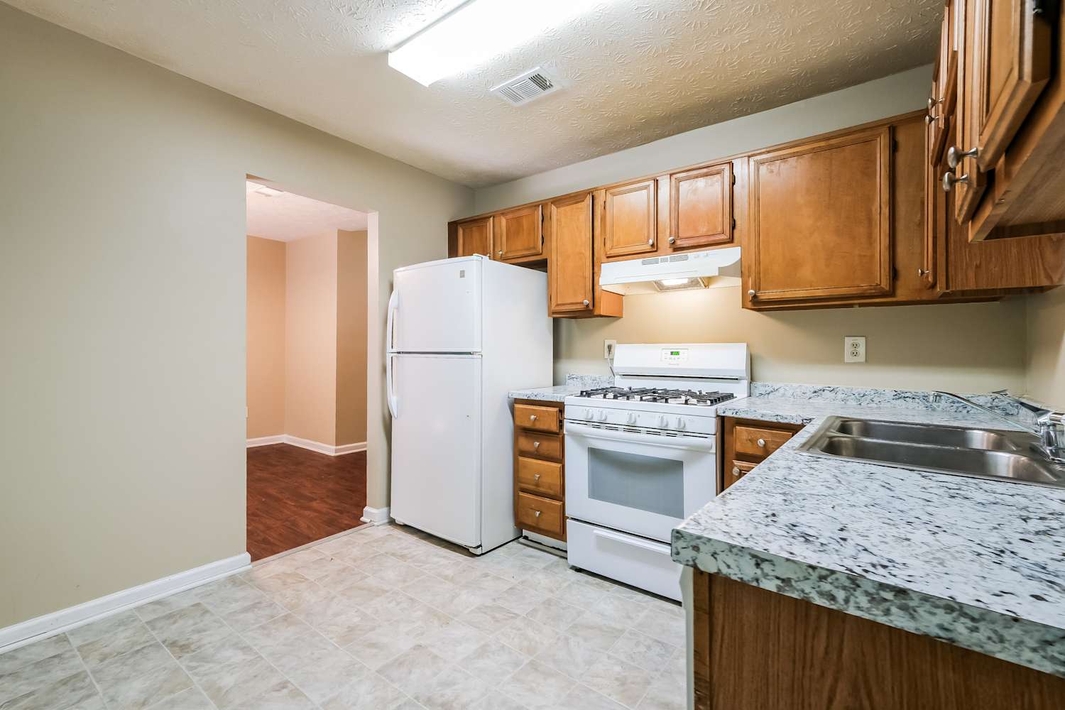 2805 Wildflower Ln, Snellville photo 8