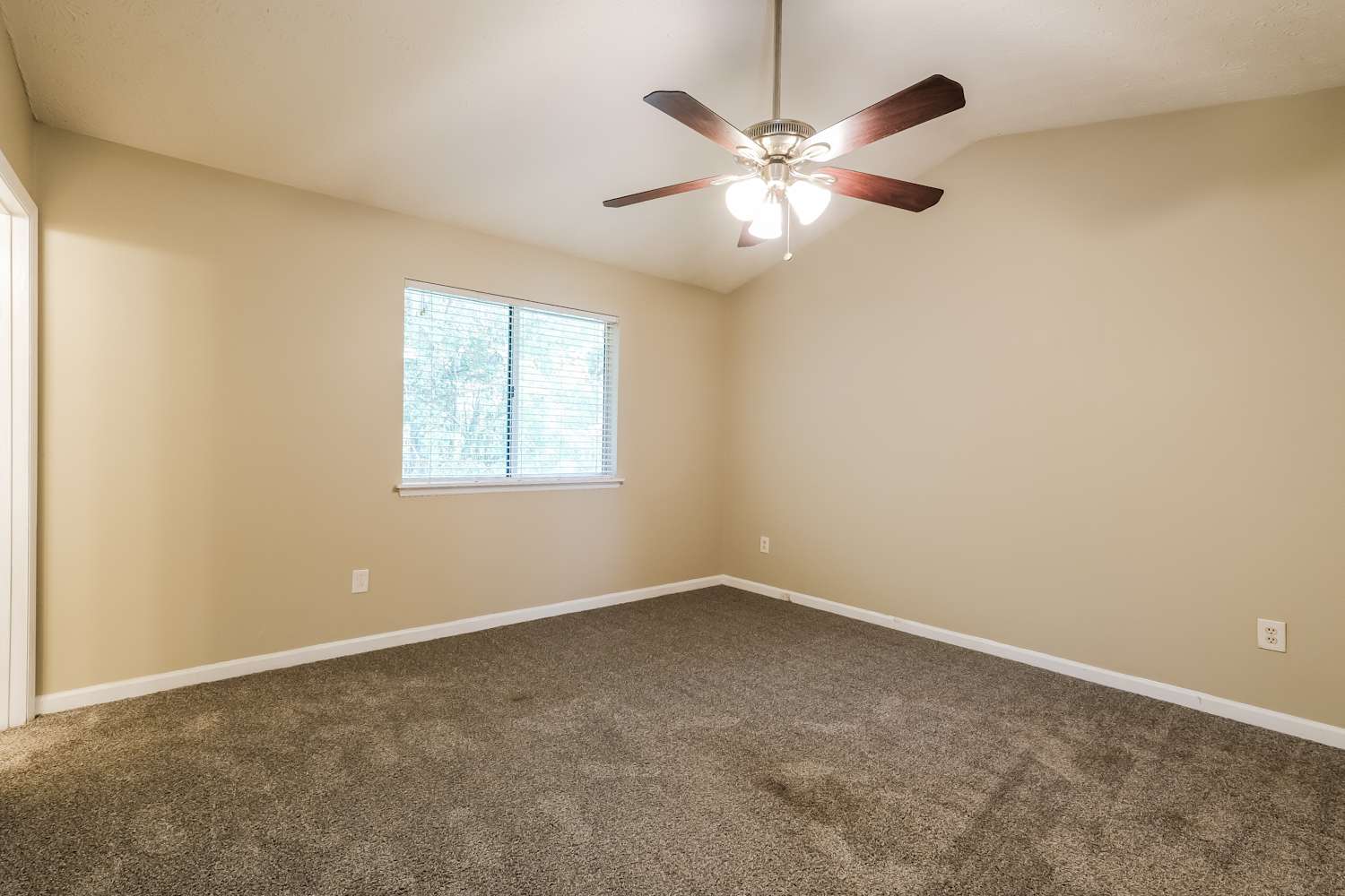 2805 Wildflower Ln, Snellville photo 10