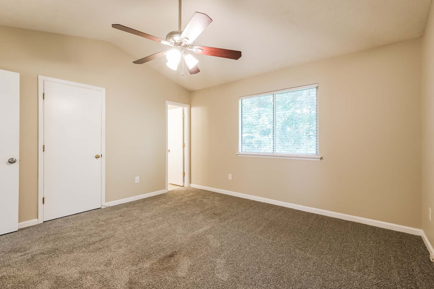 2805 Wildflower Ln, Snellville photo 11