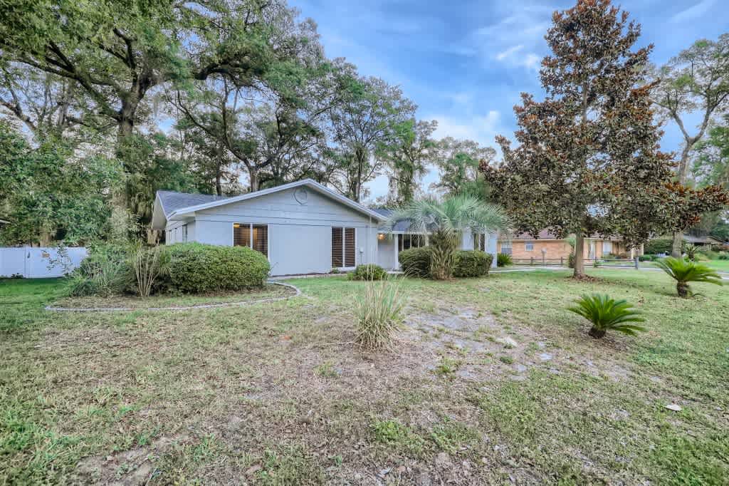 Front of 2817 Paces Ferry Rd W, Orange Park, FL
