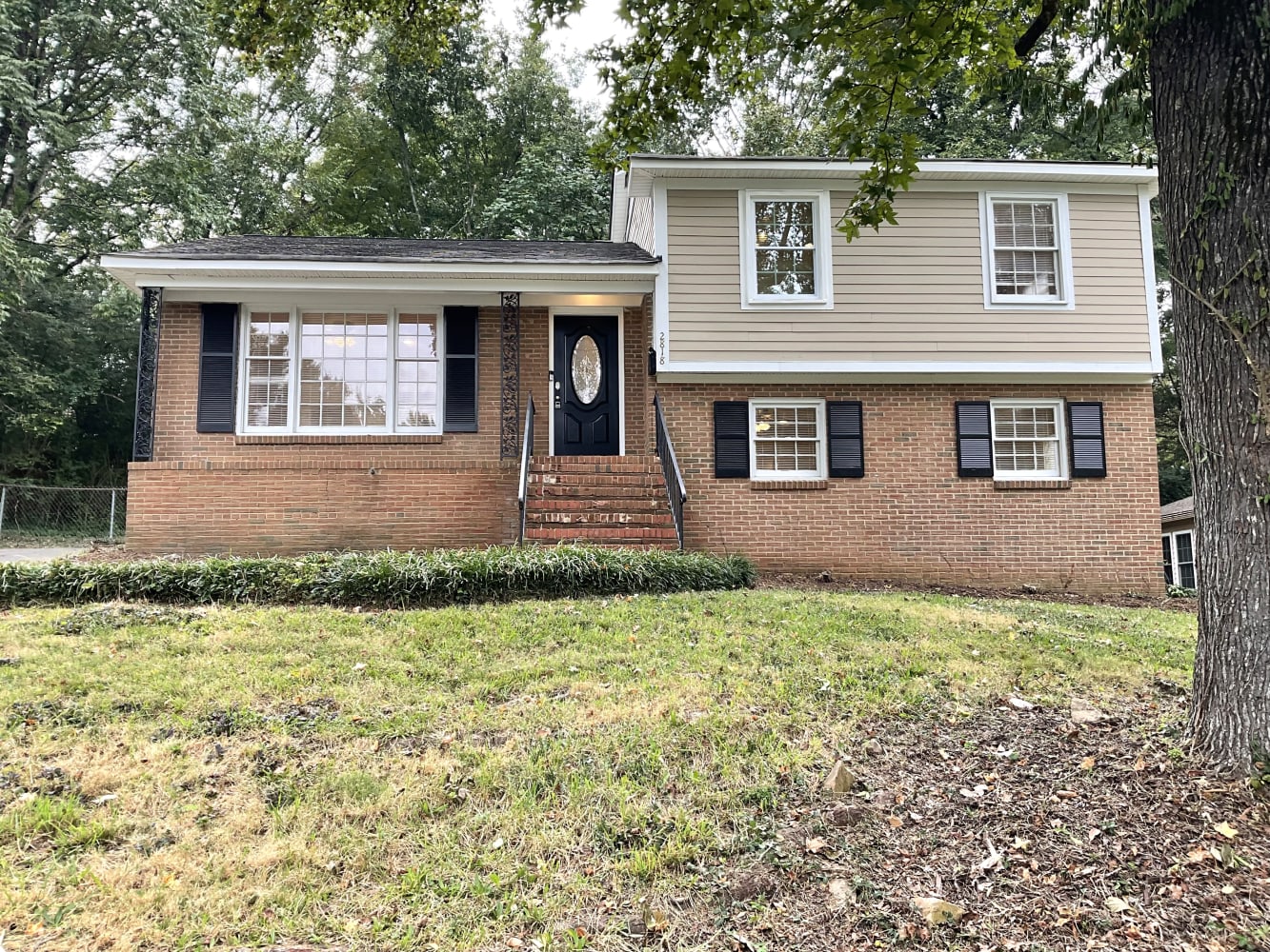 Front of 2818 Archdale Dr, Charlotte, NC