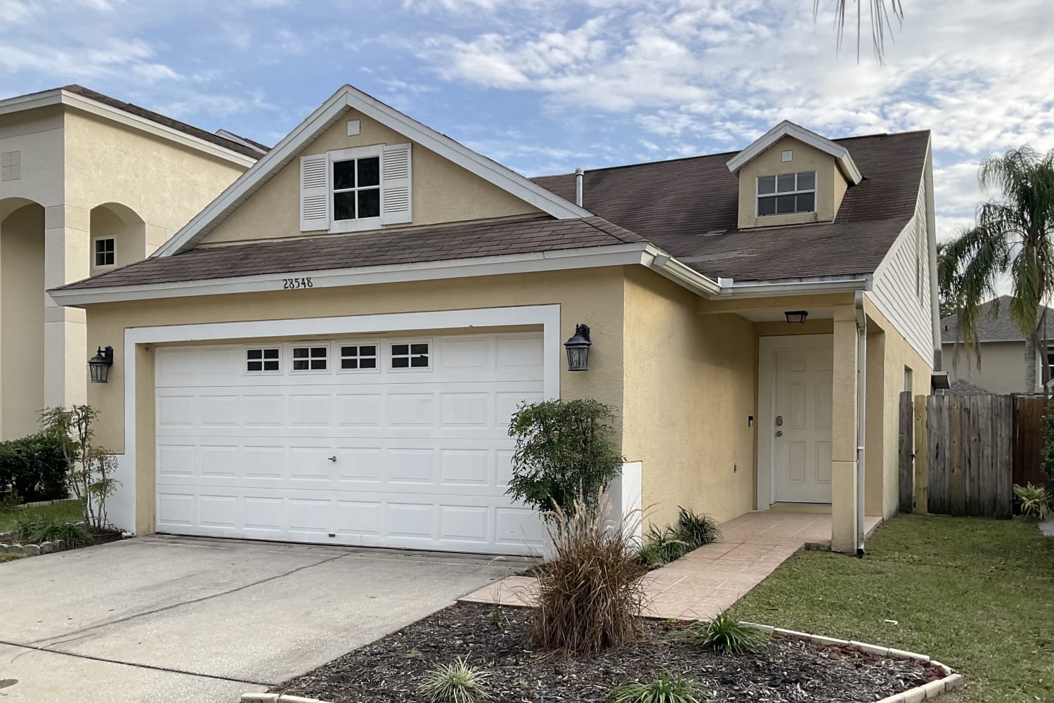 Front of 28548 Seashell Ct, Zephyrhills, FL