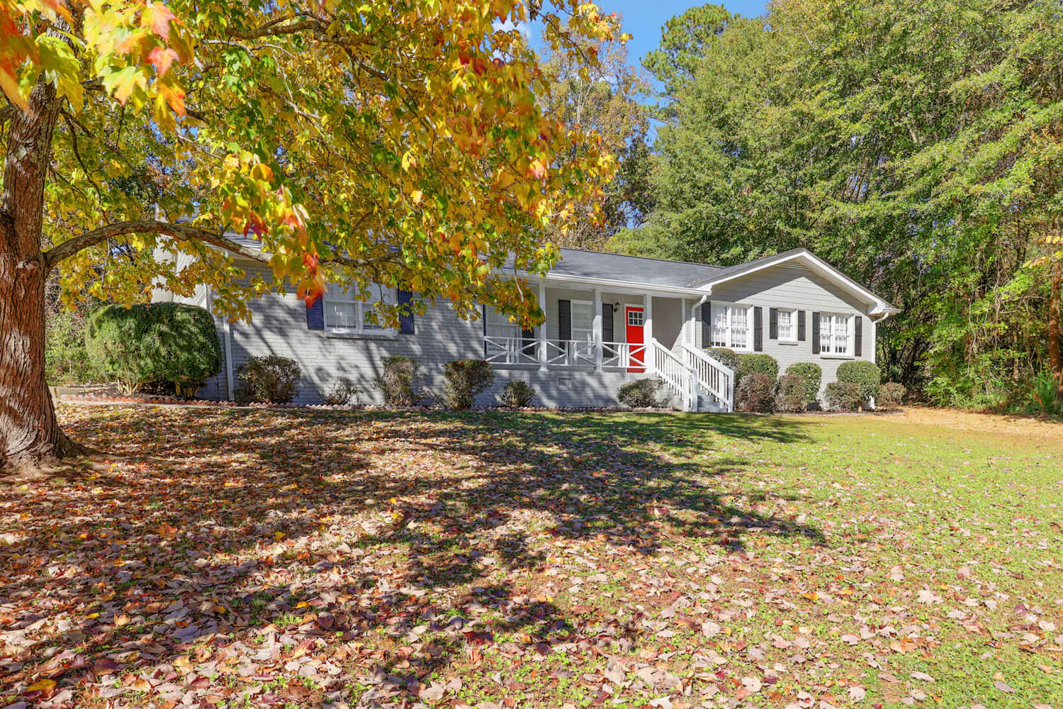 Front of 2865 Castle Dr, Lawrenceville, GA