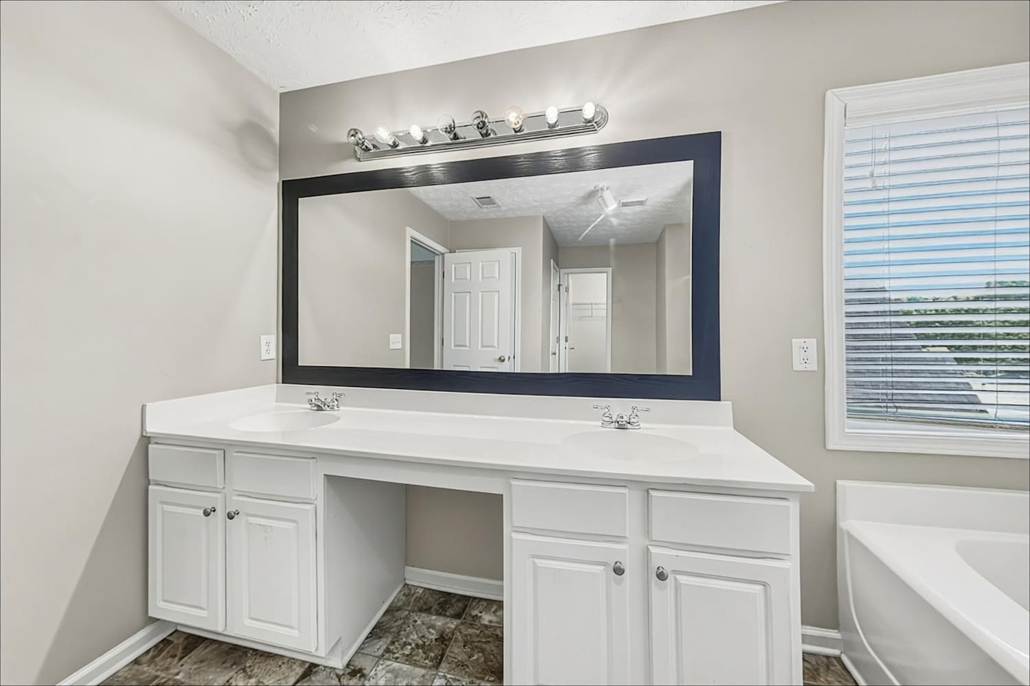 2900 Cooper Woods Dr, Loganville photo 14