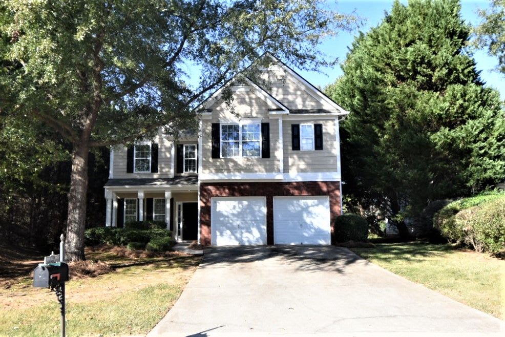 Front of 2900 Lighthouse Way, Conyers, GA