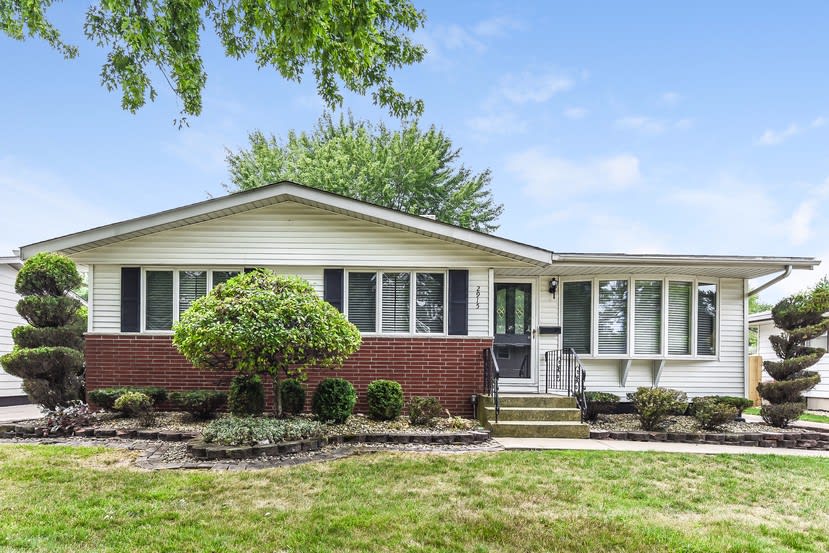 Front of 2915 188th Pl, Lansing, IL