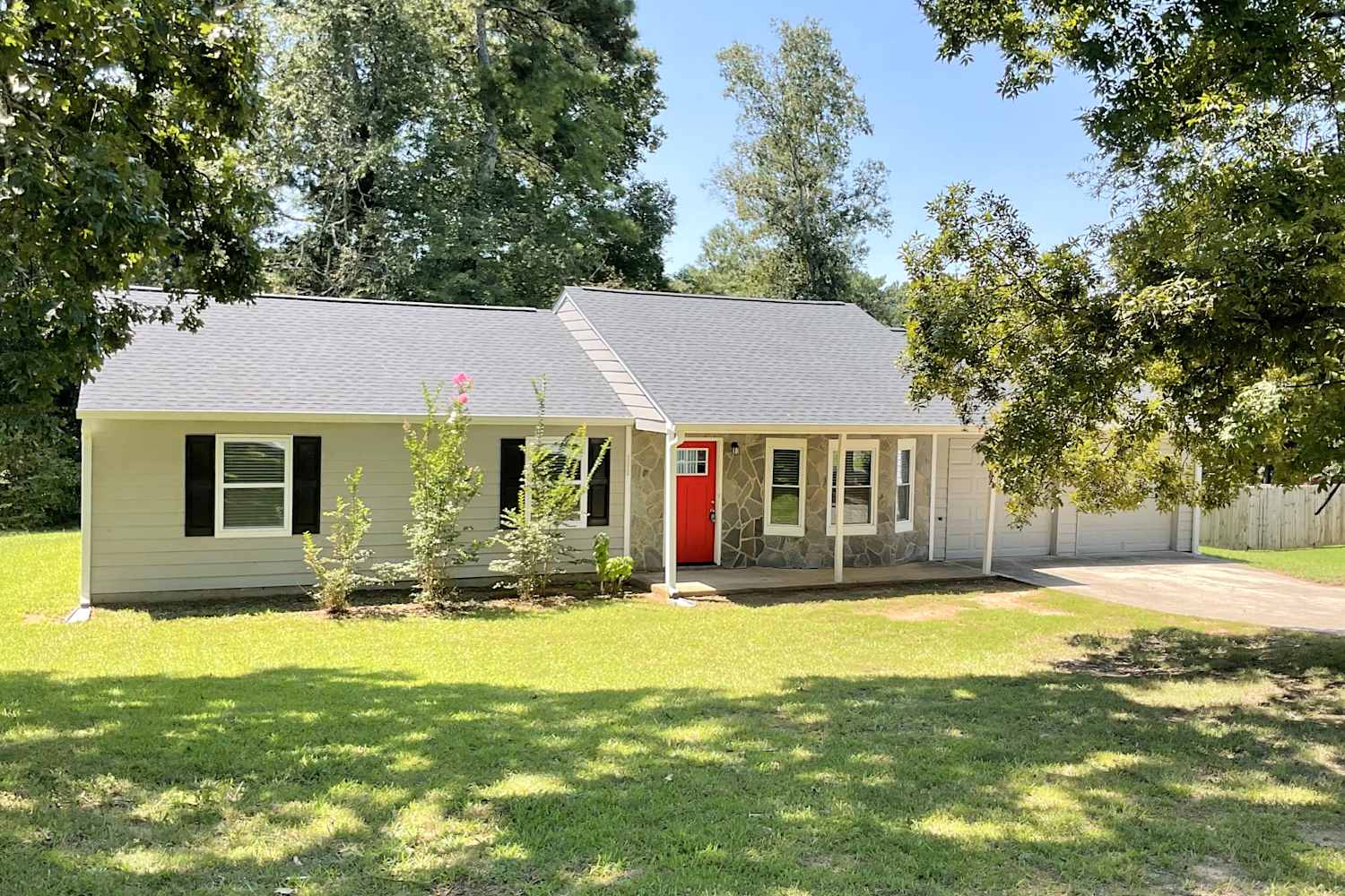 Front of 292 Oak Rdg, Auburn, GA