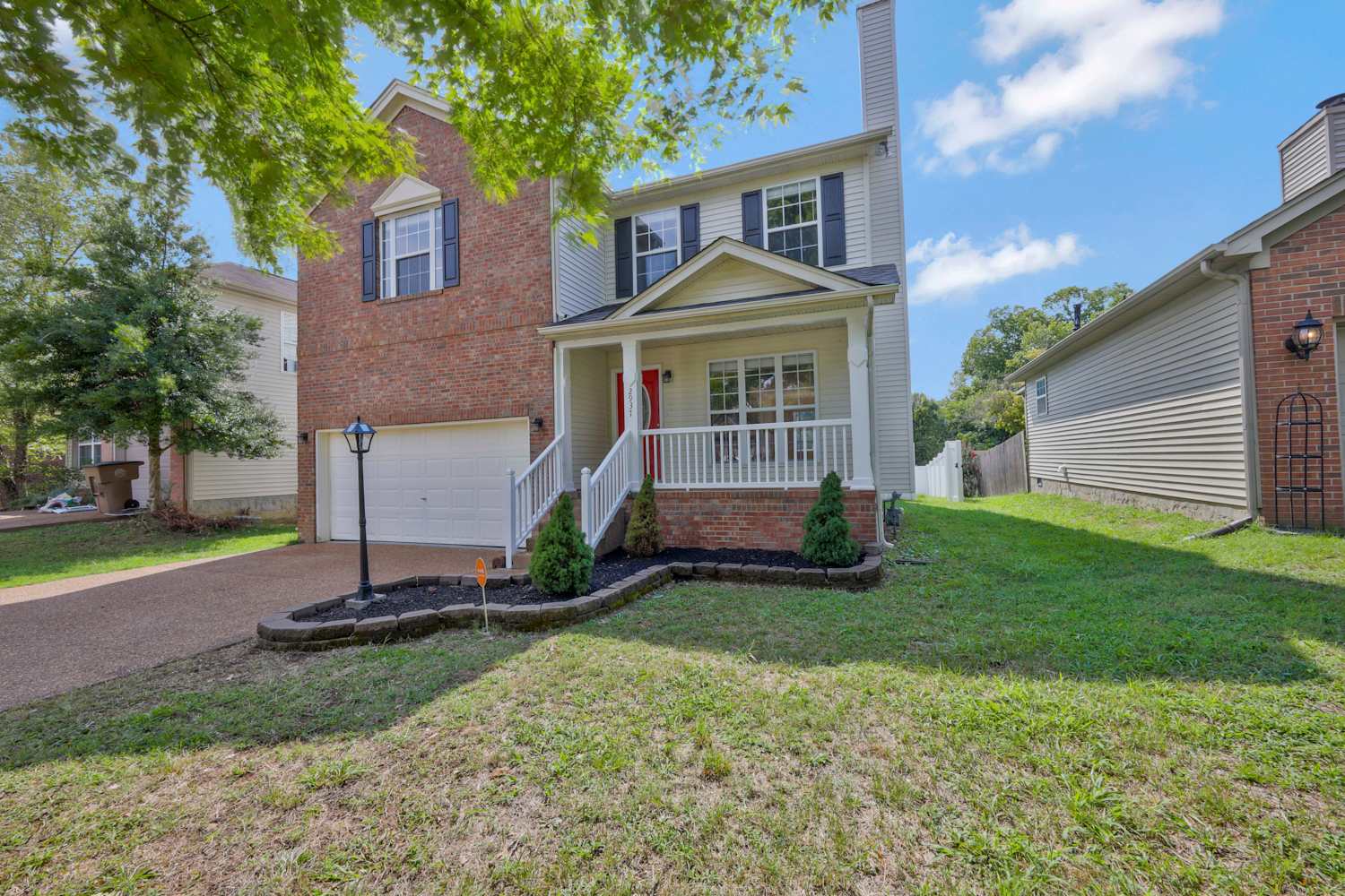Front of 2937 Riverbend Dr, Nashville, TN