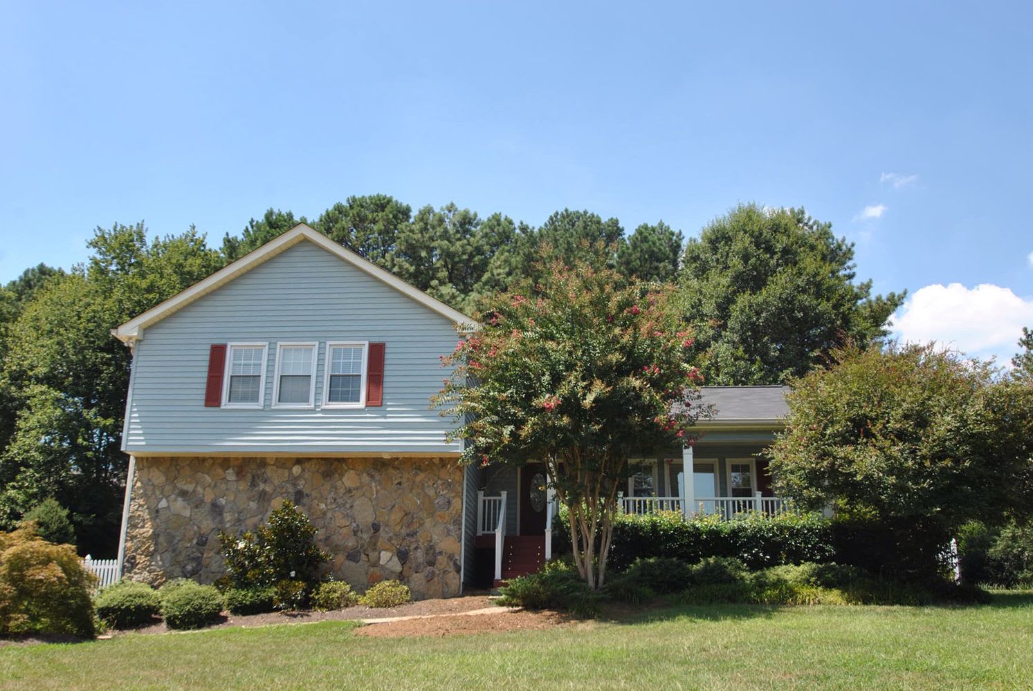 Front of 2944 Blankenship Loop SW, Lilburn, GA