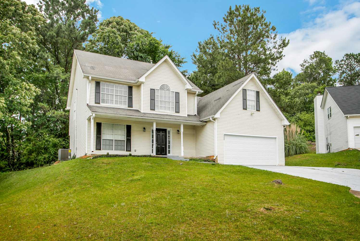 Front of 2948 Woody Ct, Decatur, GA